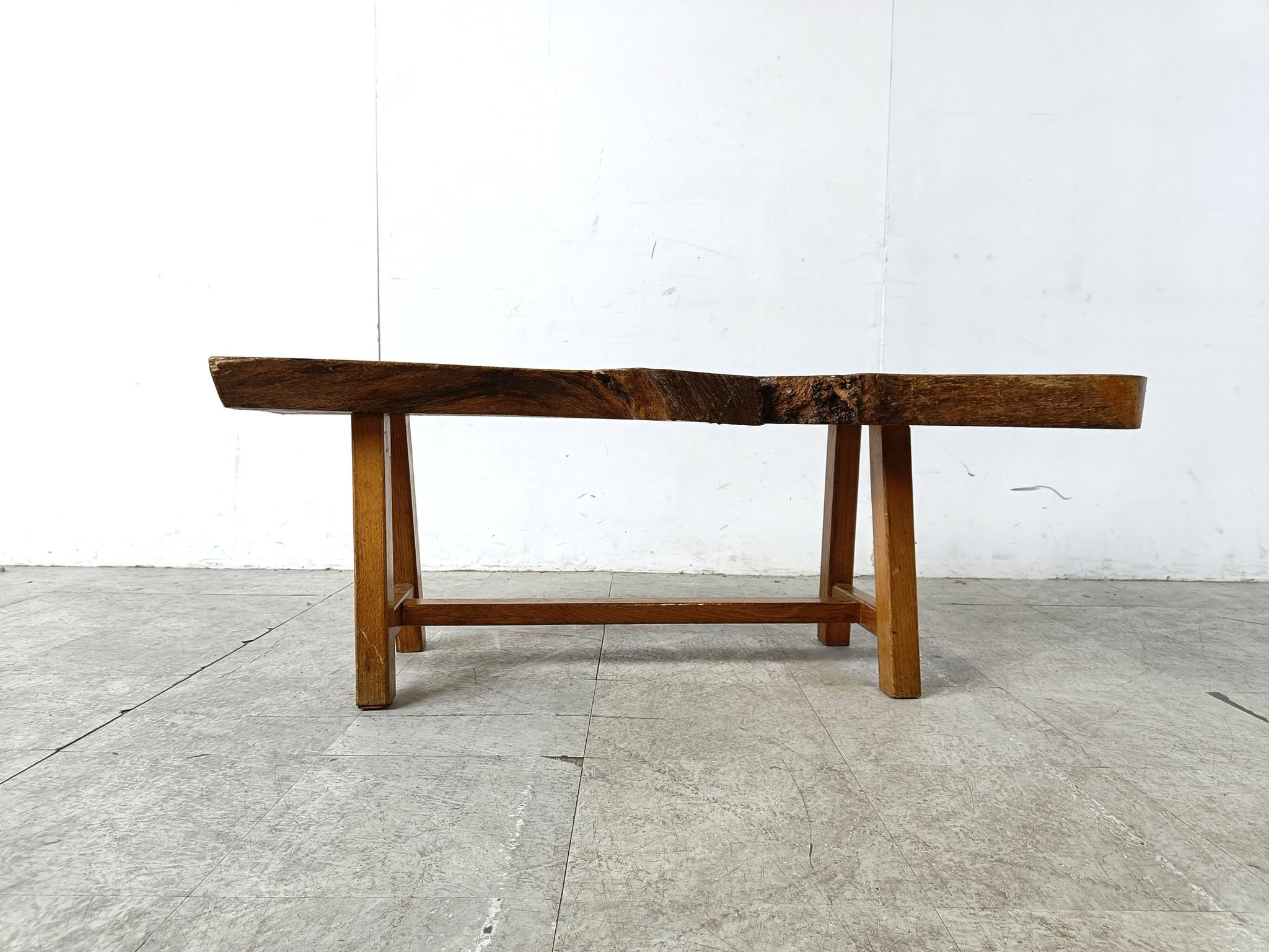 Table basse vintage brutaliste en bois, 1960