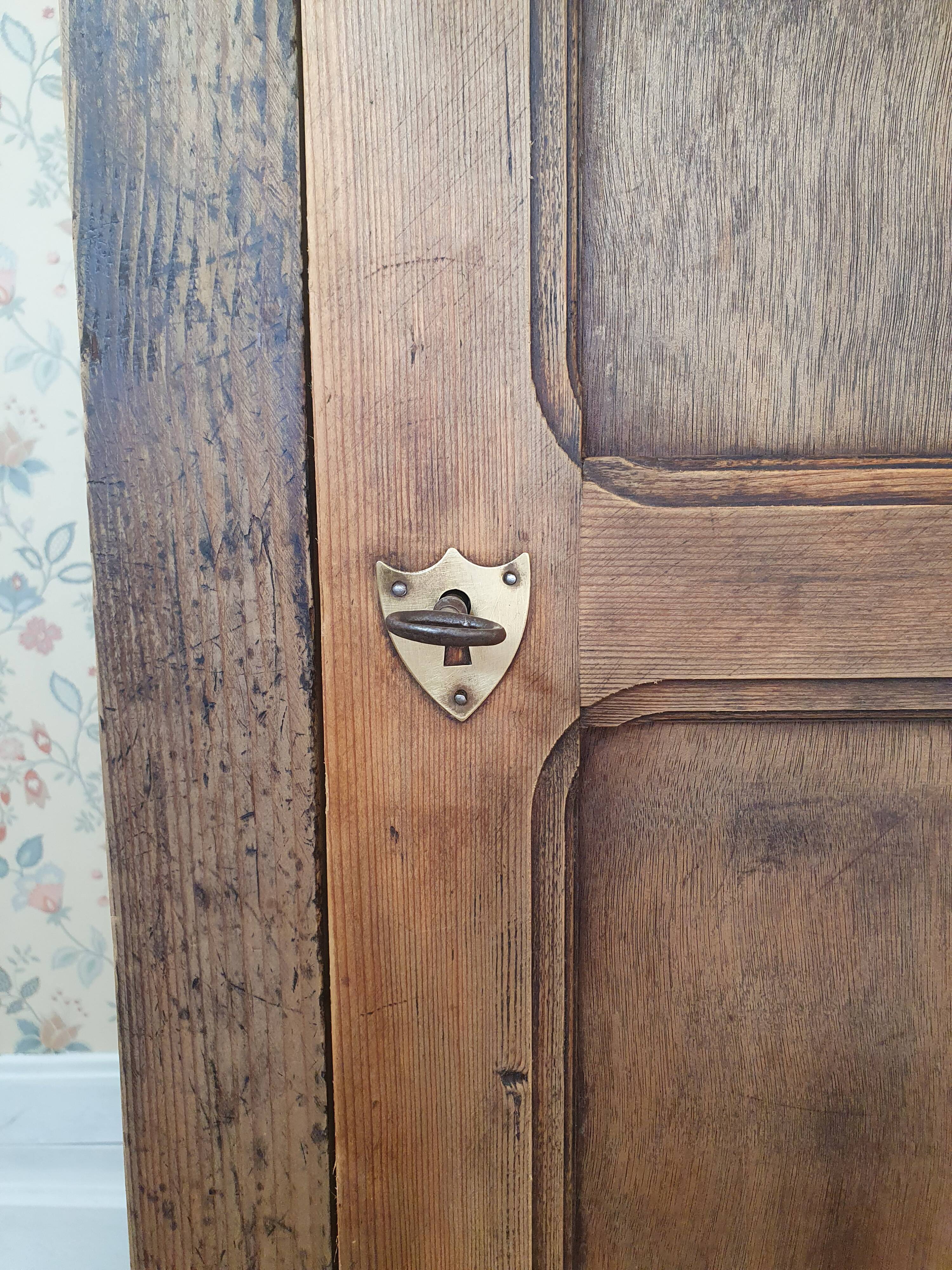 Small Parisian wardrobe
