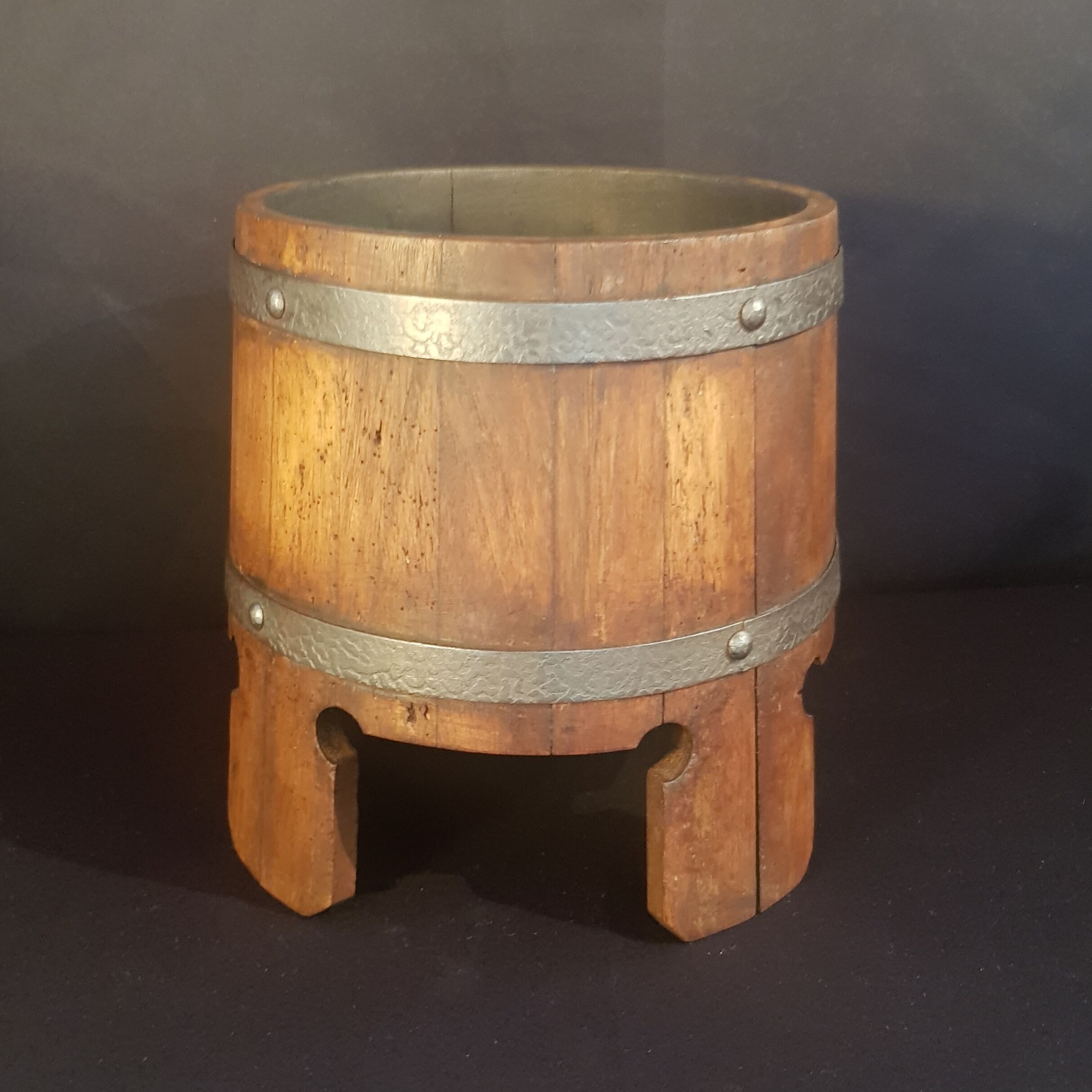 Barrel pot cover