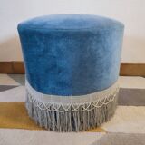 Paire de fauteuils Crapaud et un pouf en velours bleu Vintage