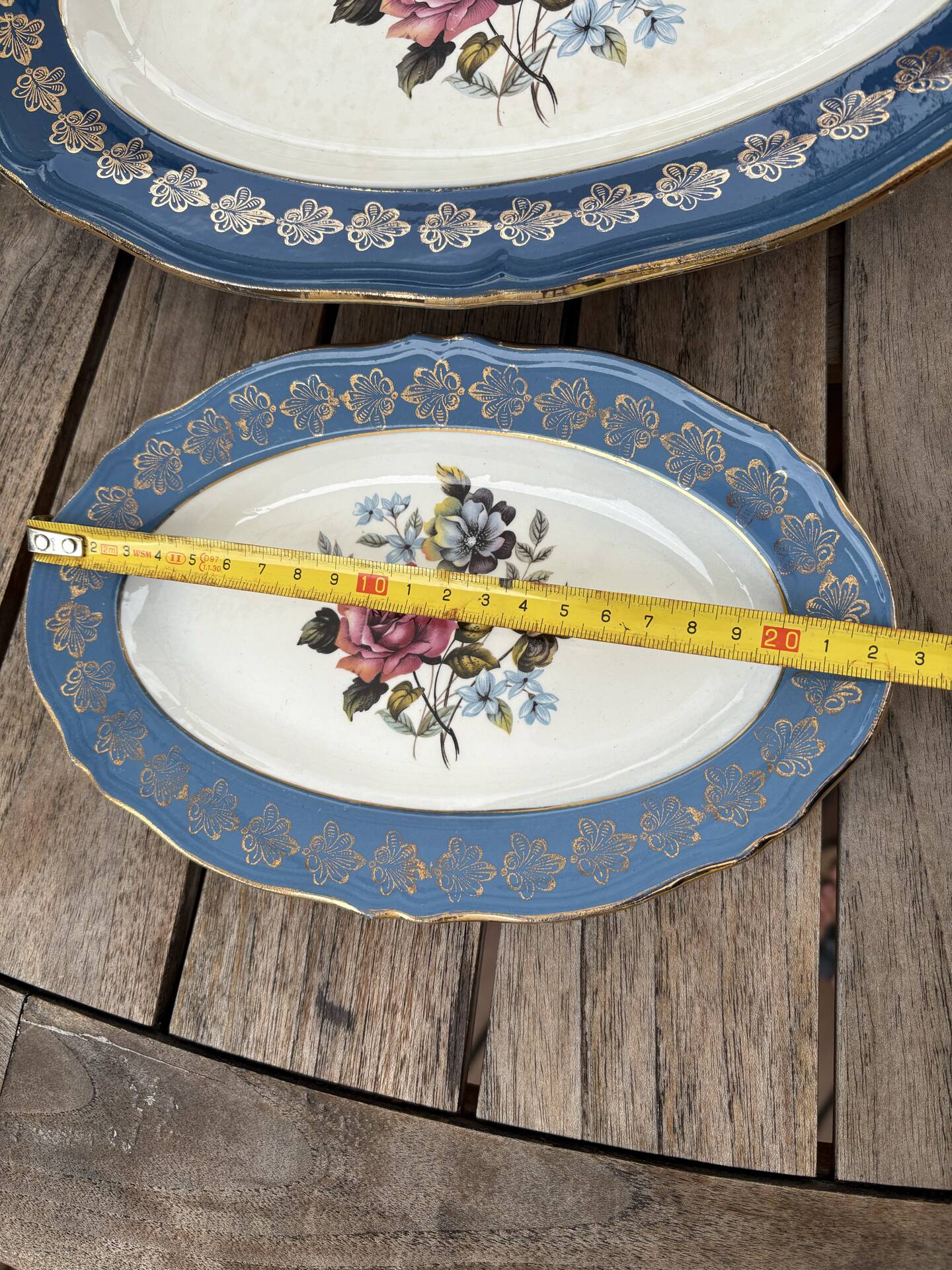 Oval plates L’Amandinoise