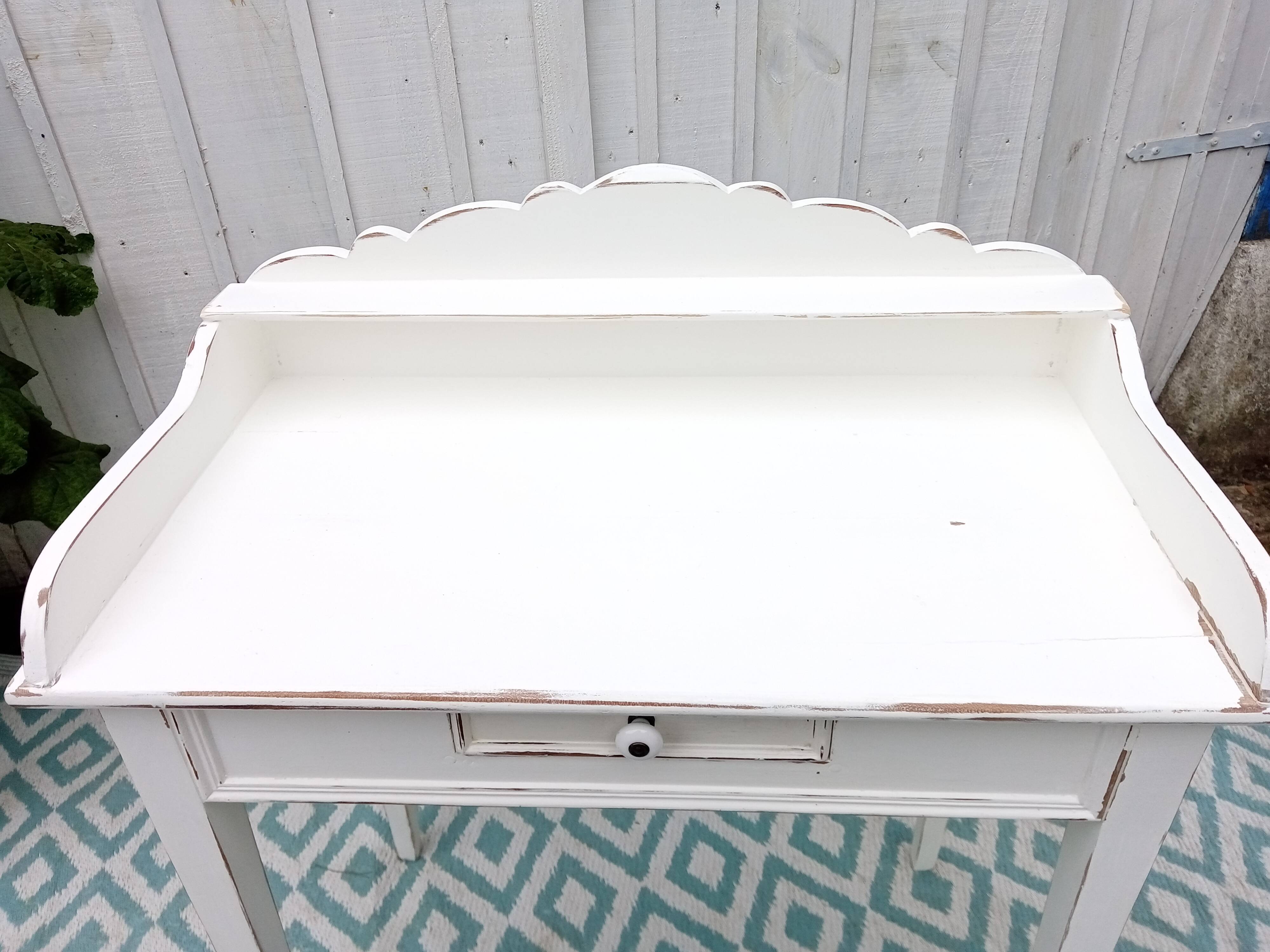 Desk / Dressing table