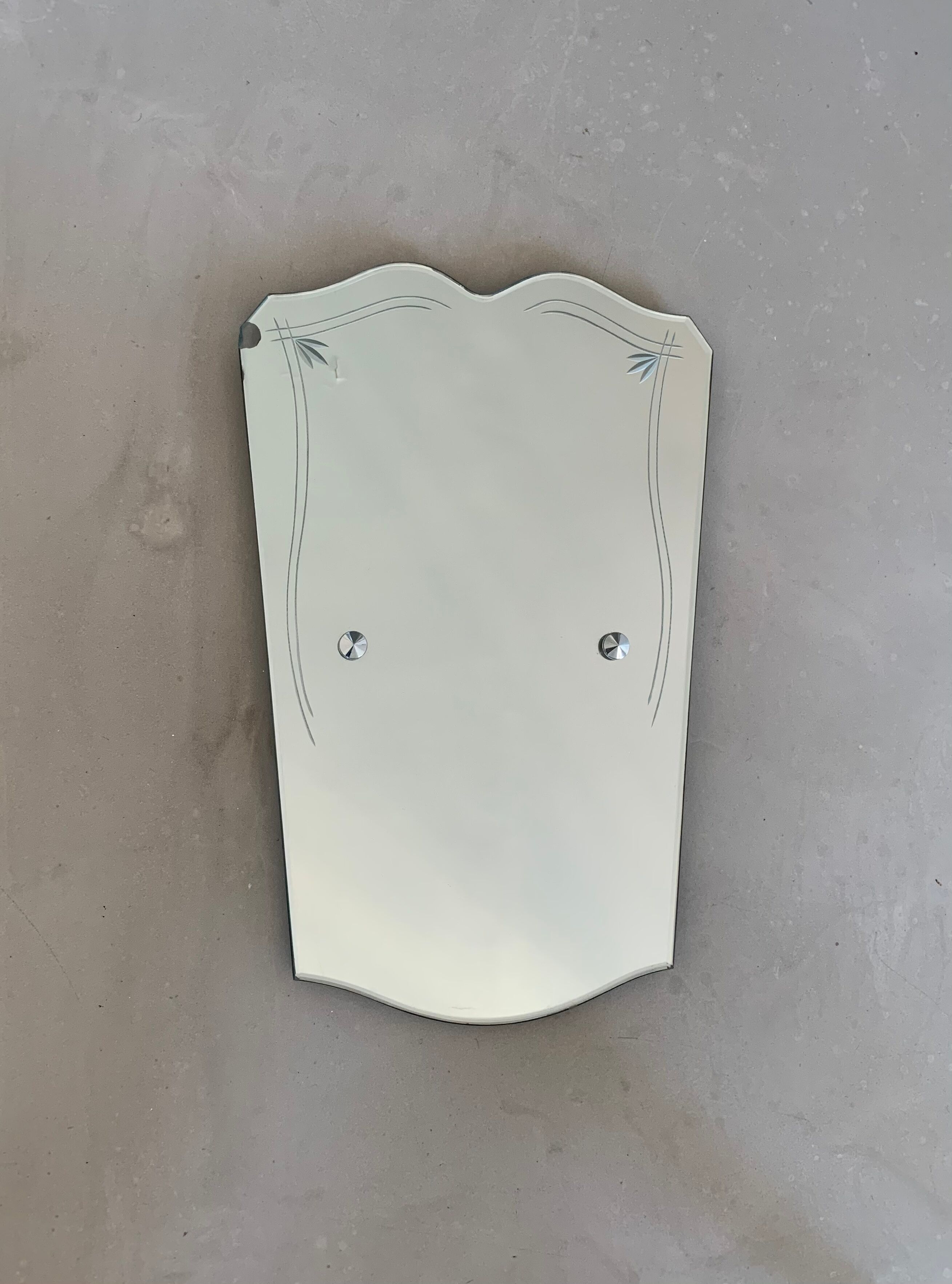 Bevelled and chiseled Venetian mirror  - 54x35cm