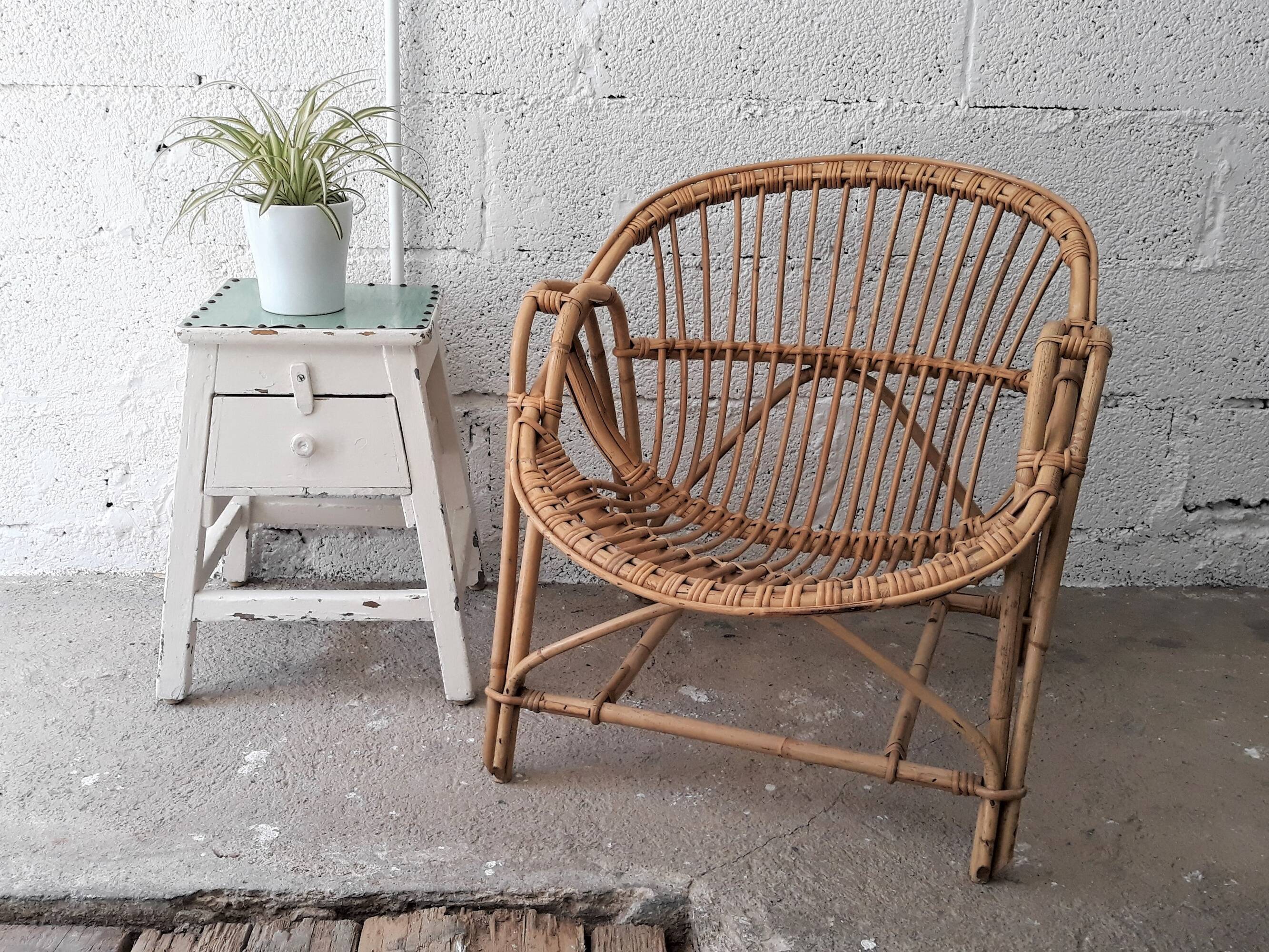 Pair of Shell-shaped Rotin chairs