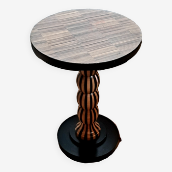 Design pedestal table