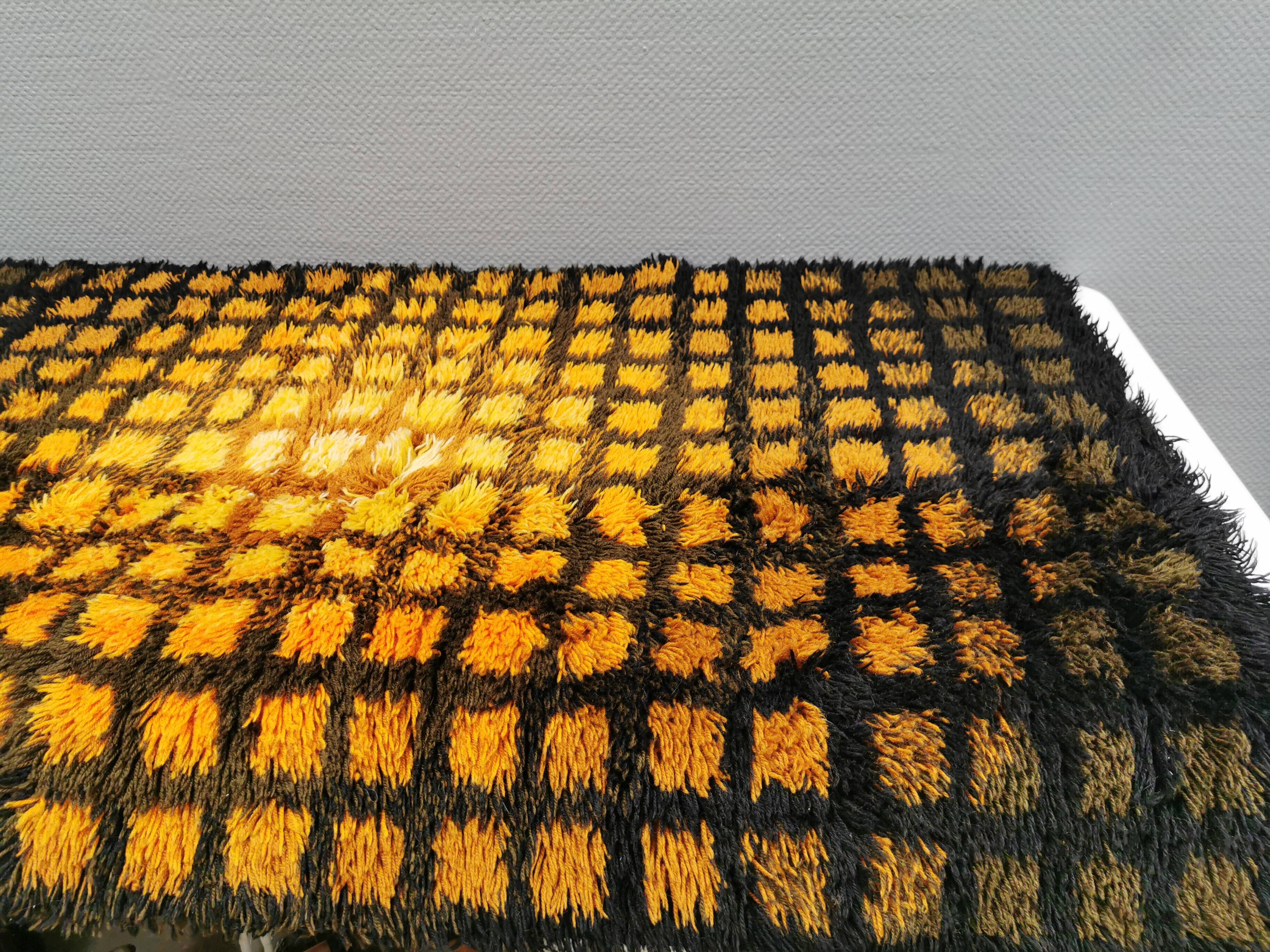 Rya wool rug, designed by the world-famous Verner Panton (1926-1998)