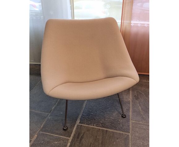 Oyster Pierre Paulin armchair reupholstered to nine