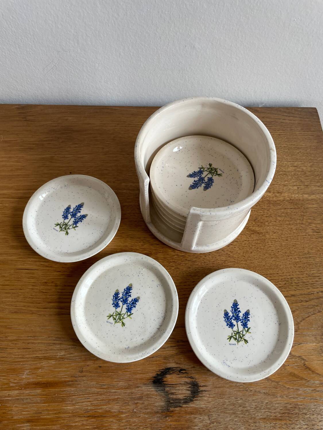 Under ceramic glasses and storage