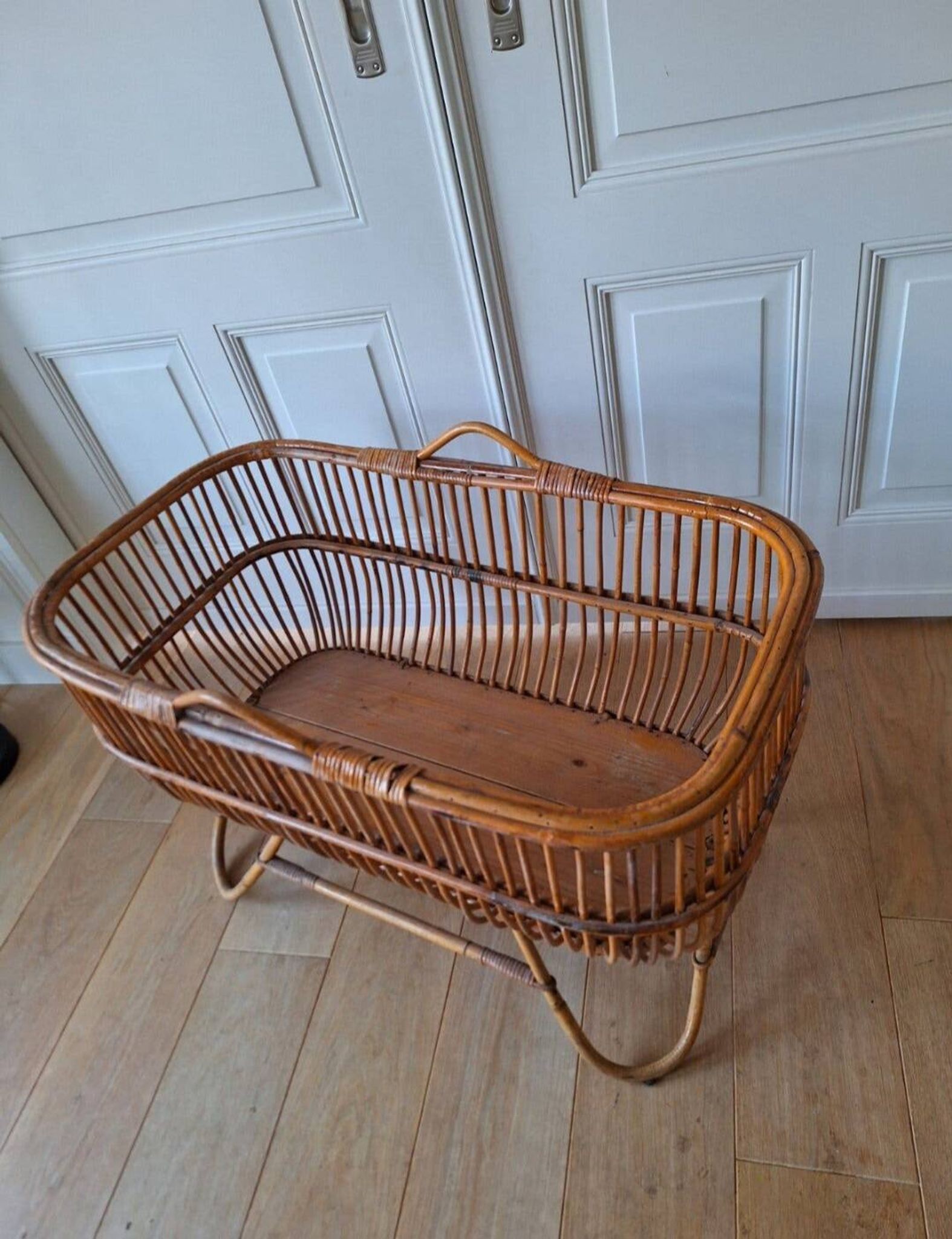 Vintage Baby Bassinet