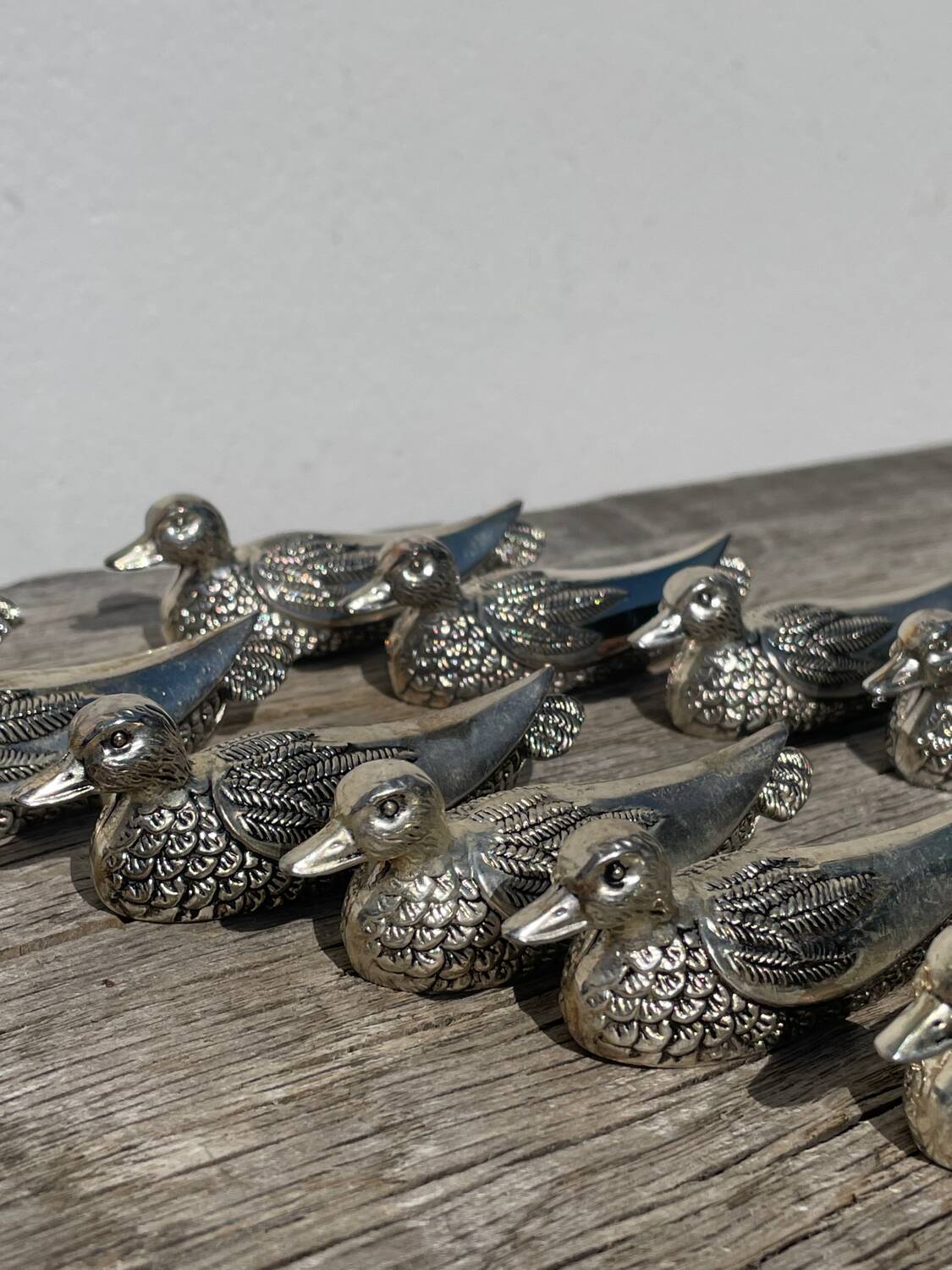 12 silver metal duck knife rests