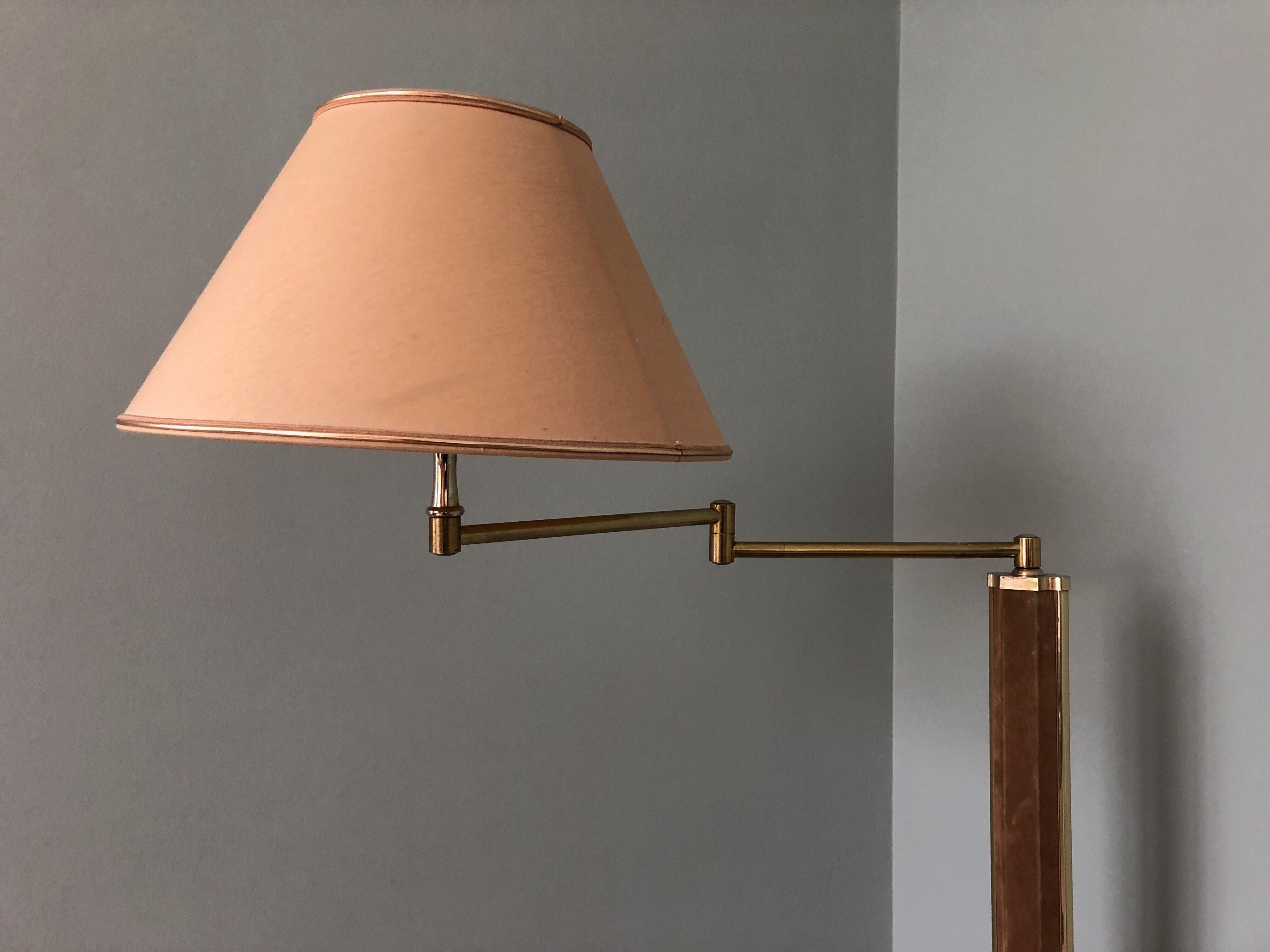 Articulated floor lamp in brass and velvet