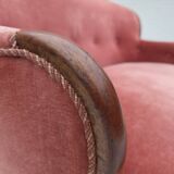 Canapé danois 2 places des années 1930, velours d'ameublement rose saumon, bois de frêne.