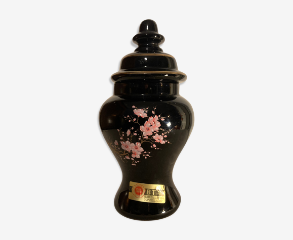 Opaline pot