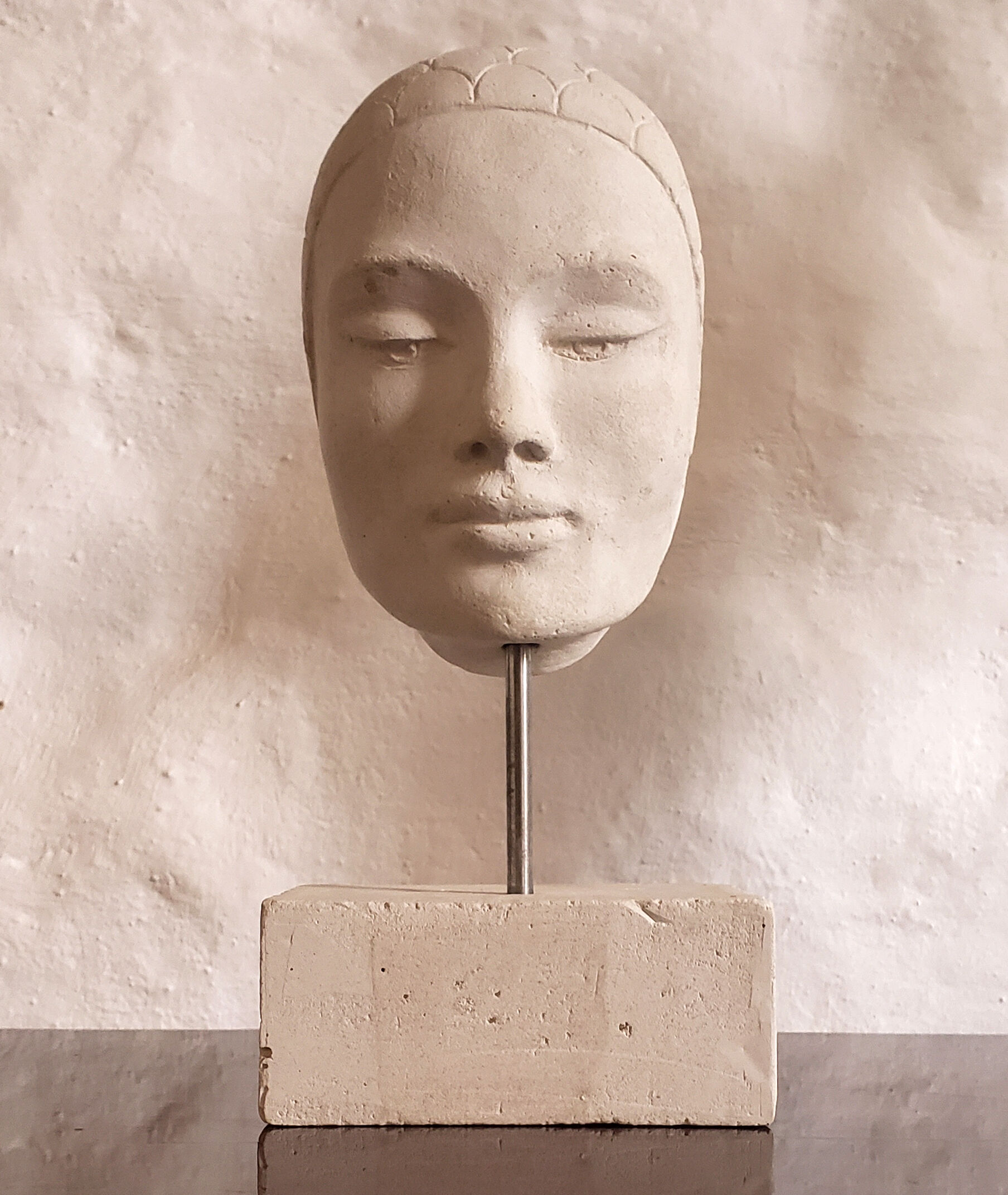 Tête de femme art-déco en plâtre