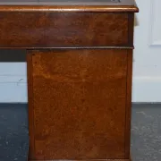 Victorian Pedestal Desk in Walnut and Hand-Dyed Leather