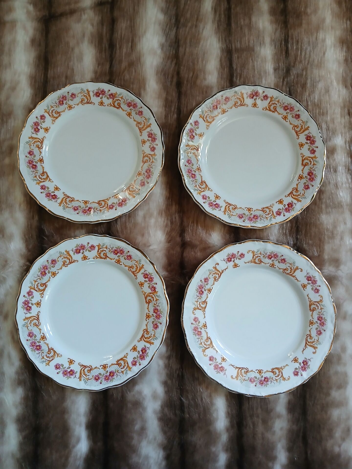 21 mismatched vintage dessert plates