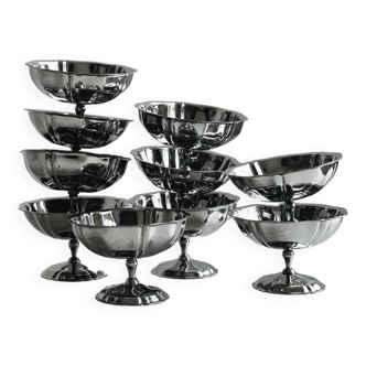 10 silver-plated dessert cups.