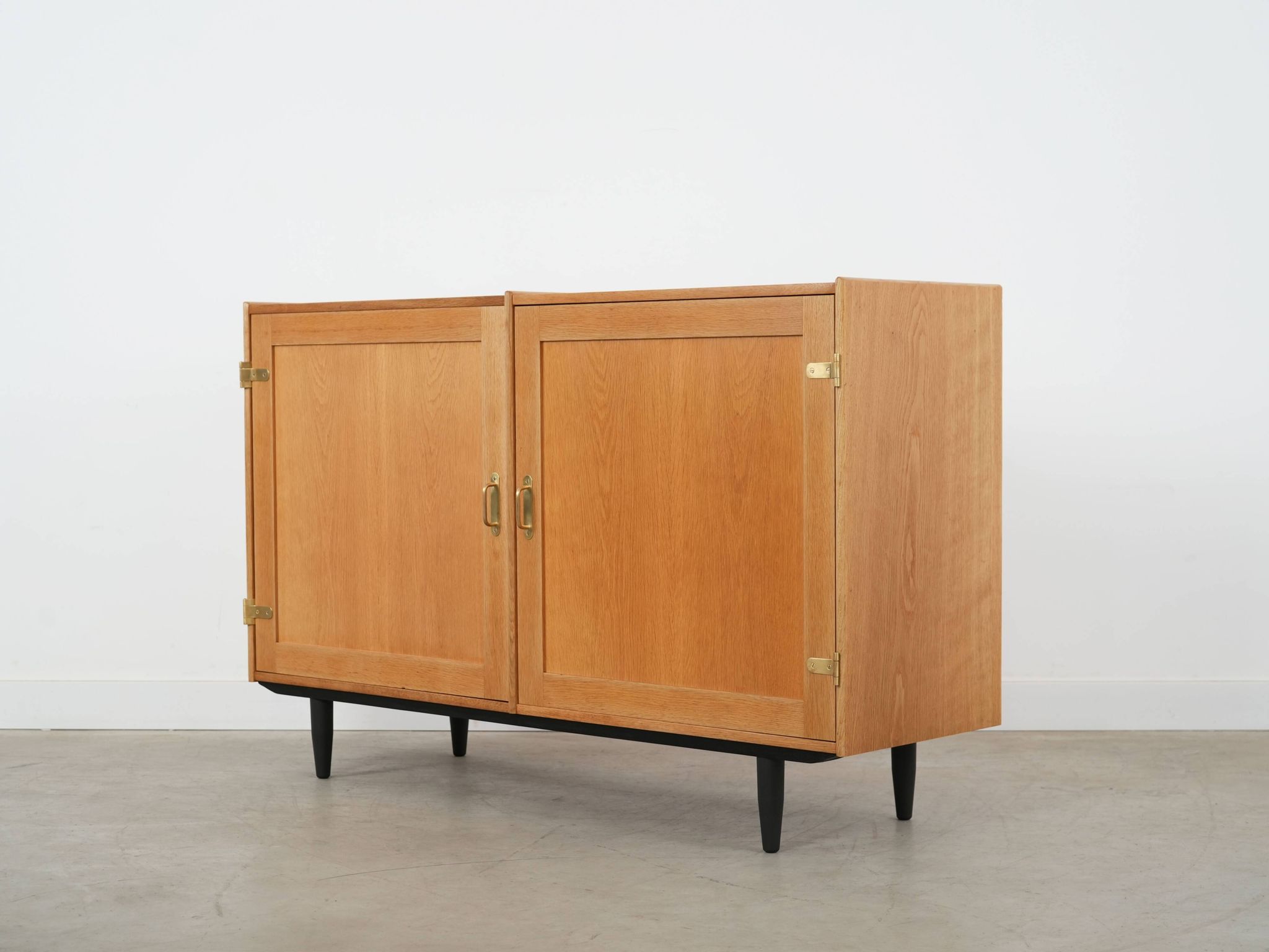 Ash cabinet, Danish design, 1970s, manufacturer: Lyby Møbler