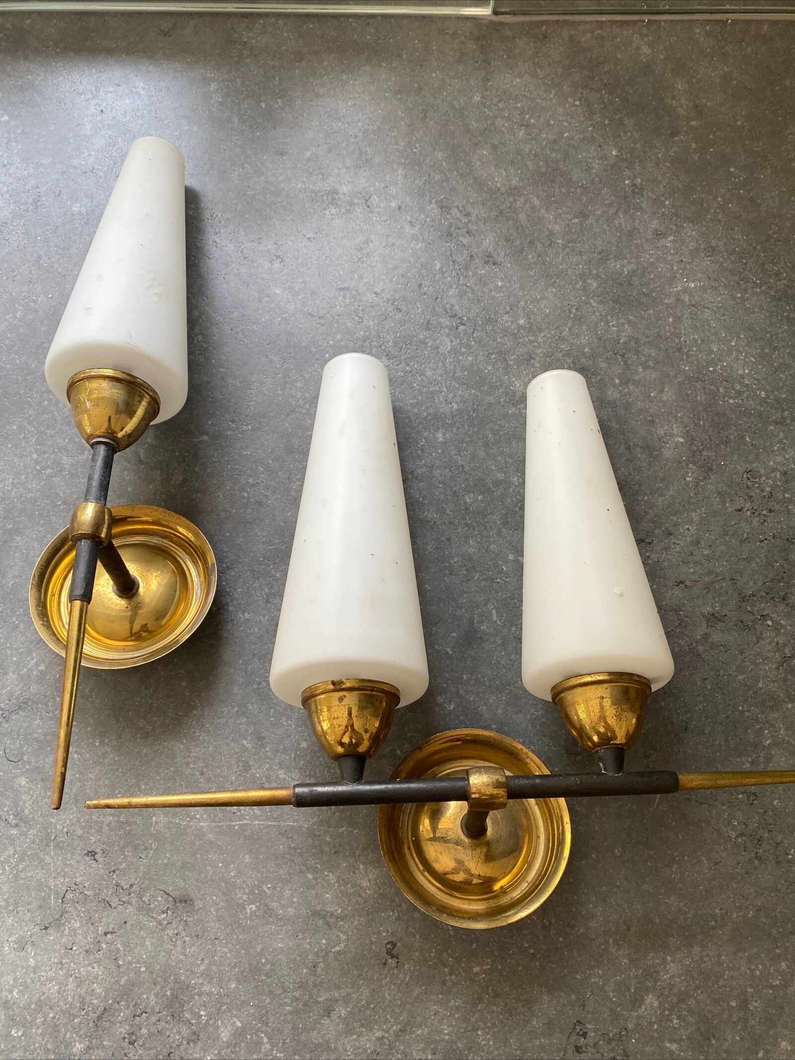 Brass and opaline wall lamp 1950/60