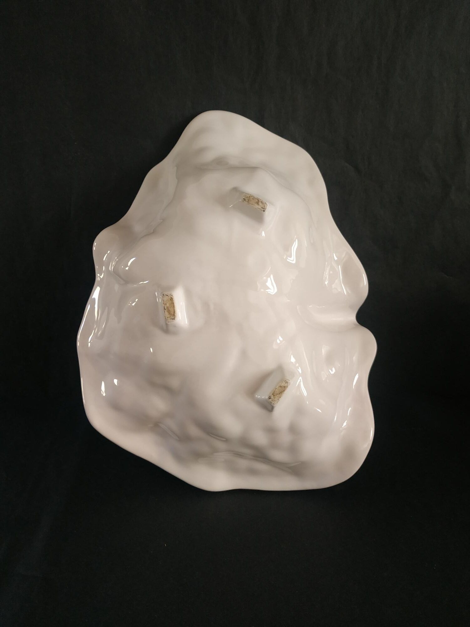 Vintage ceramic cabbage leaf cut