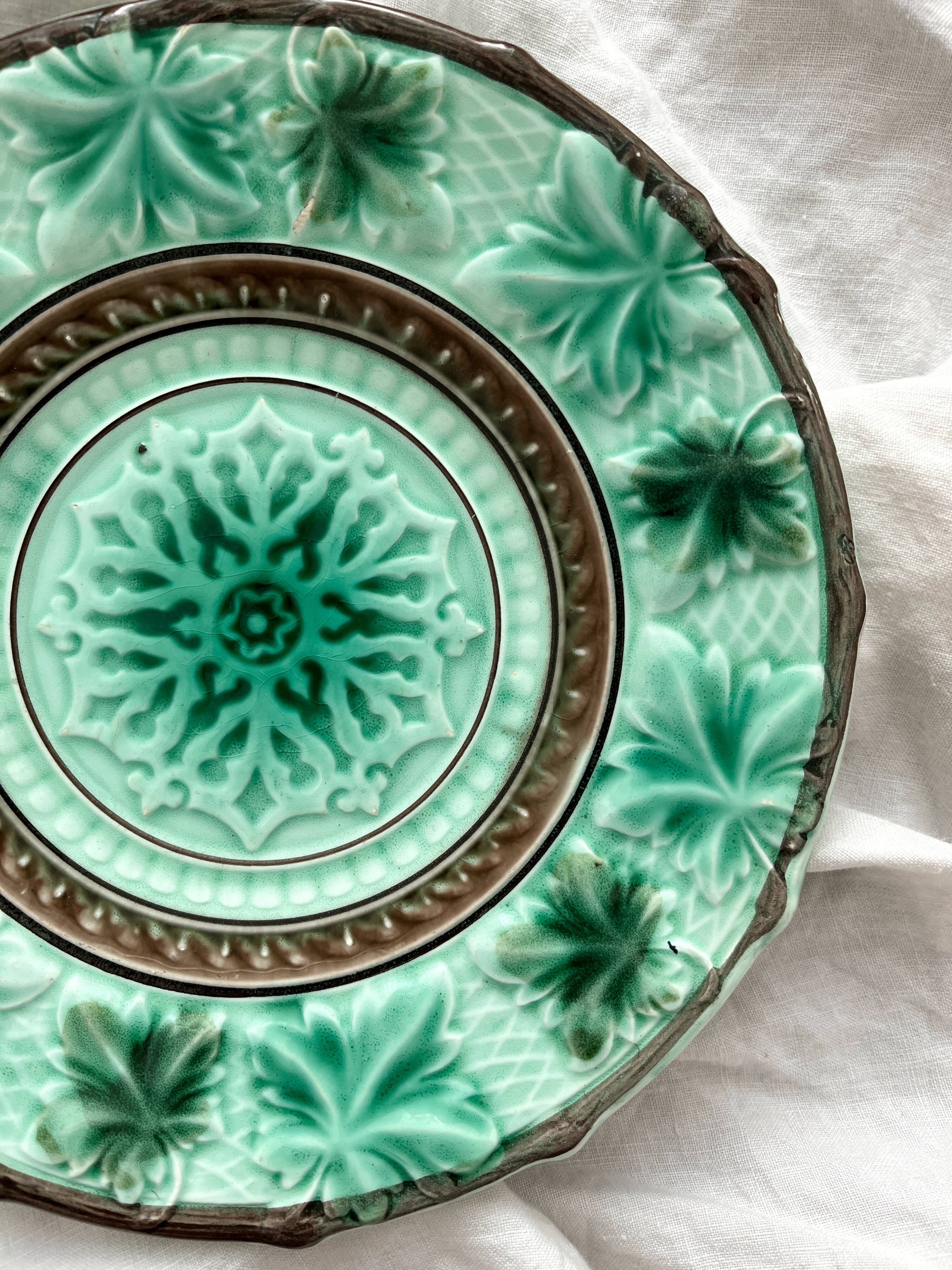 Antique Schramberg Villeroy & Boch earthenware plate, late 19th century