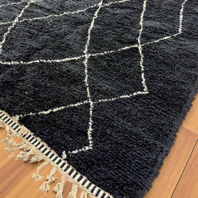 Handmade Moroccan rug 250cm x 200cm