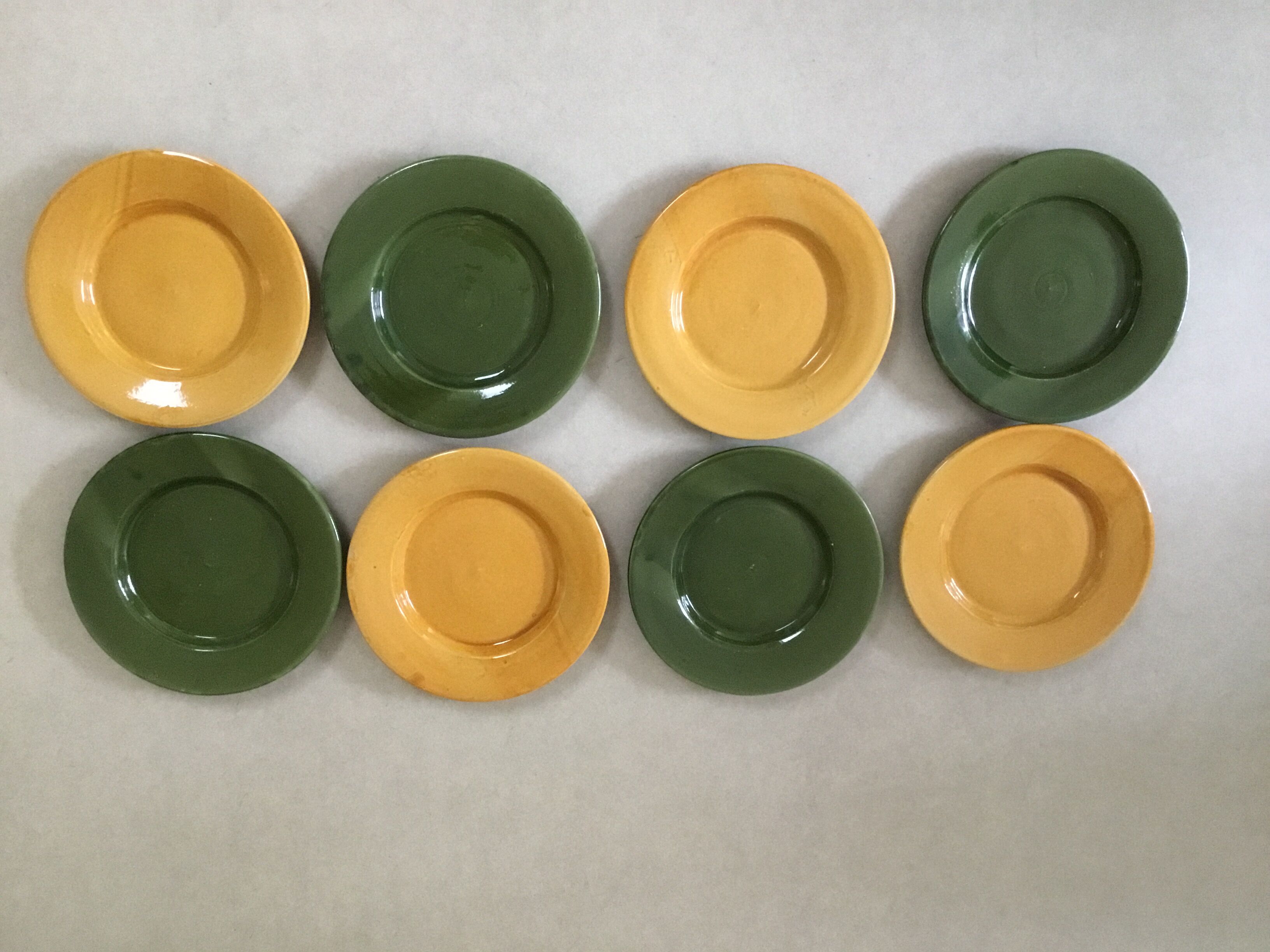 Enamelled terracotta dessert plates