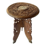Table d'appoint vintage en bois sculpté