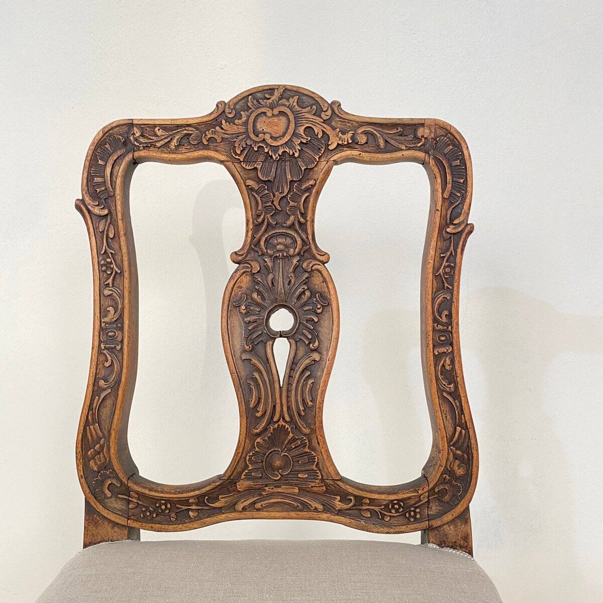 18th-Century German Baroque Chair in Carved Walnut, 1740s