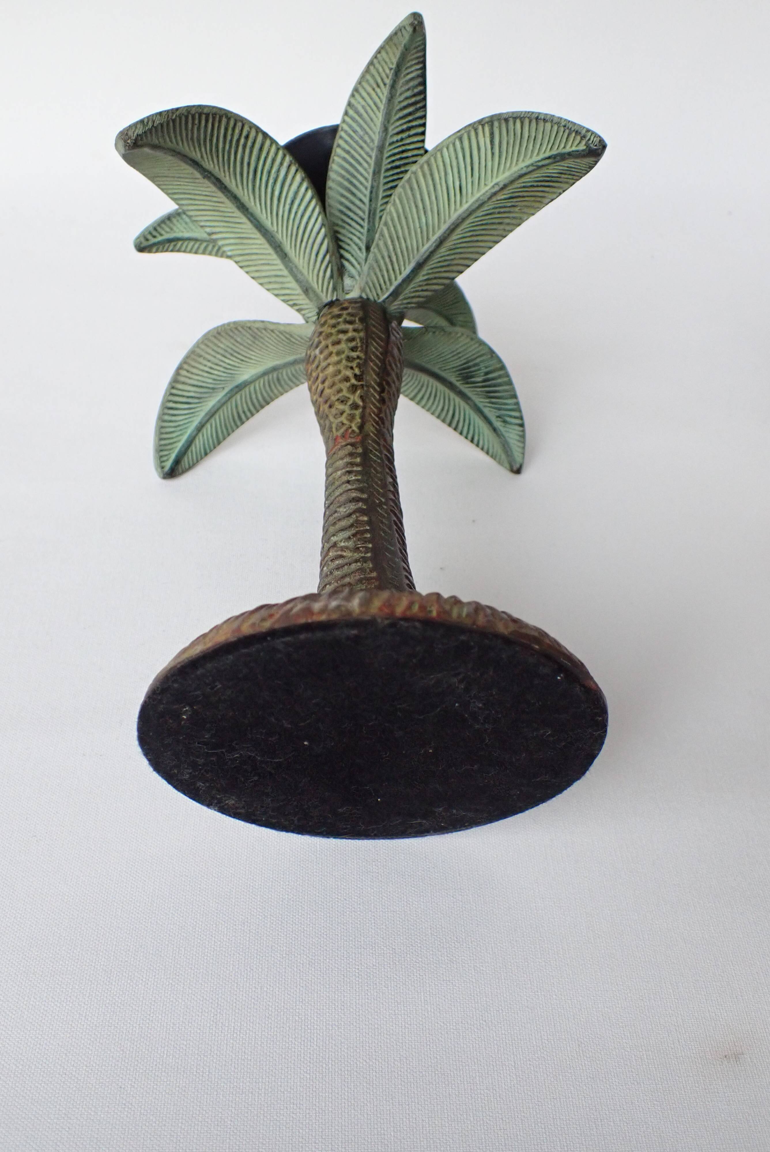 Ancien bougeoir en forme de palmier en métal patiné