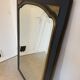 Miroir vintage glace biseautée en bois noir et doré