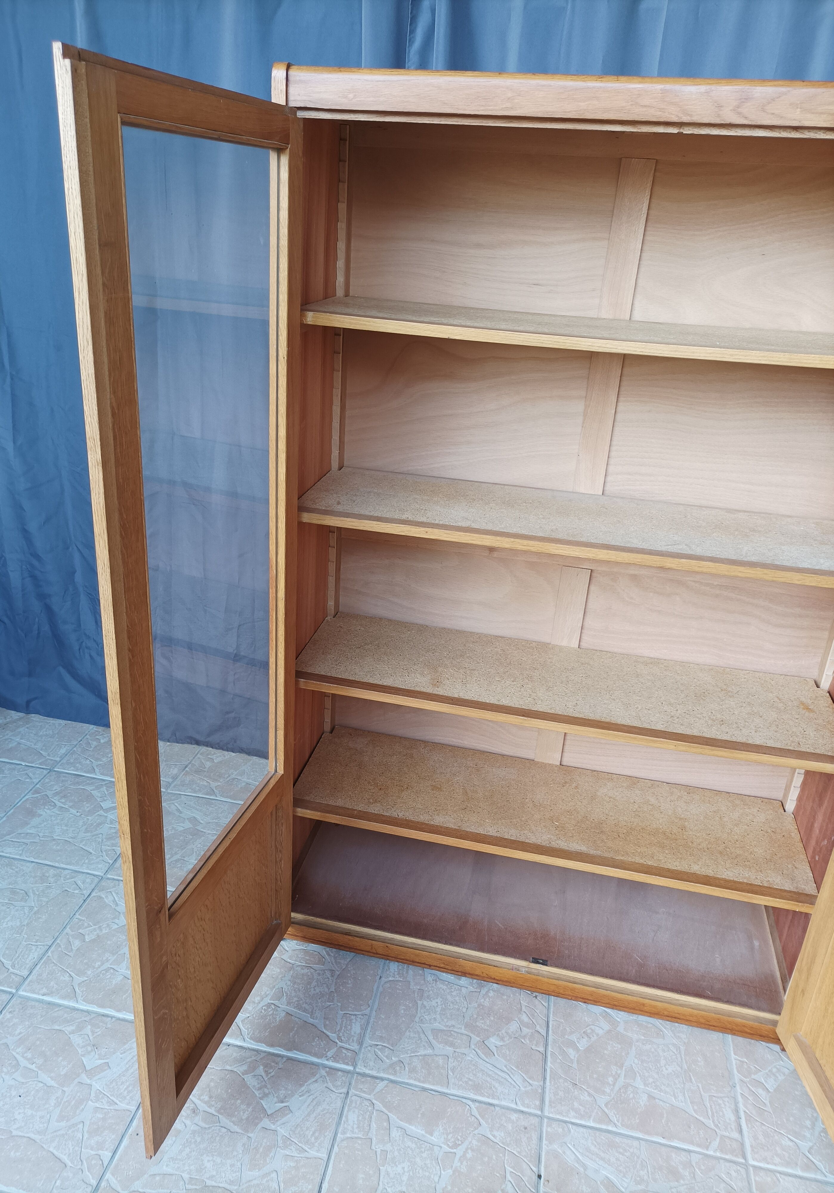 Vintage display bookcase in light oak