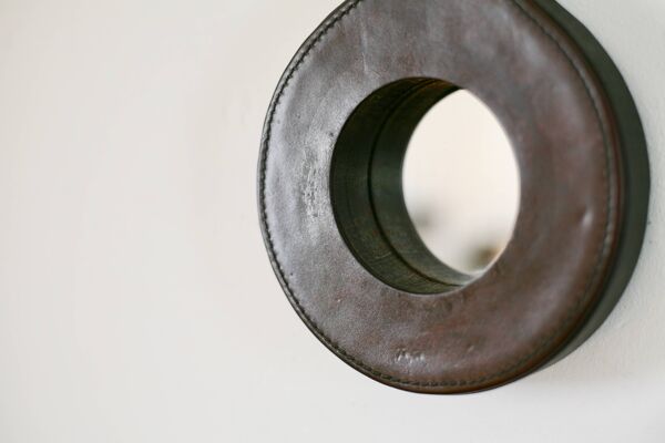Miroir Lancel en cuir et bois, France années 60