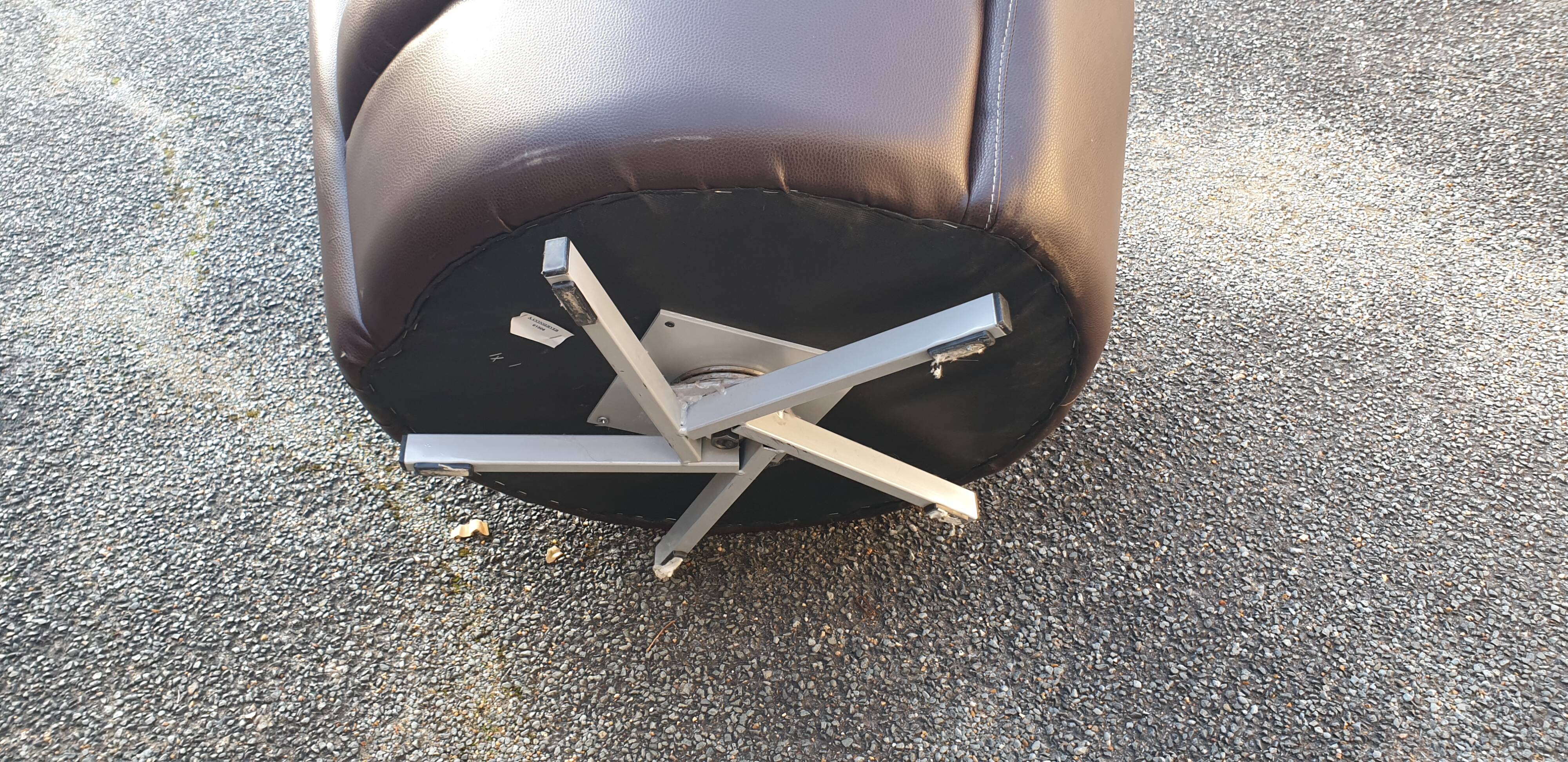 Rotating living room design armchair