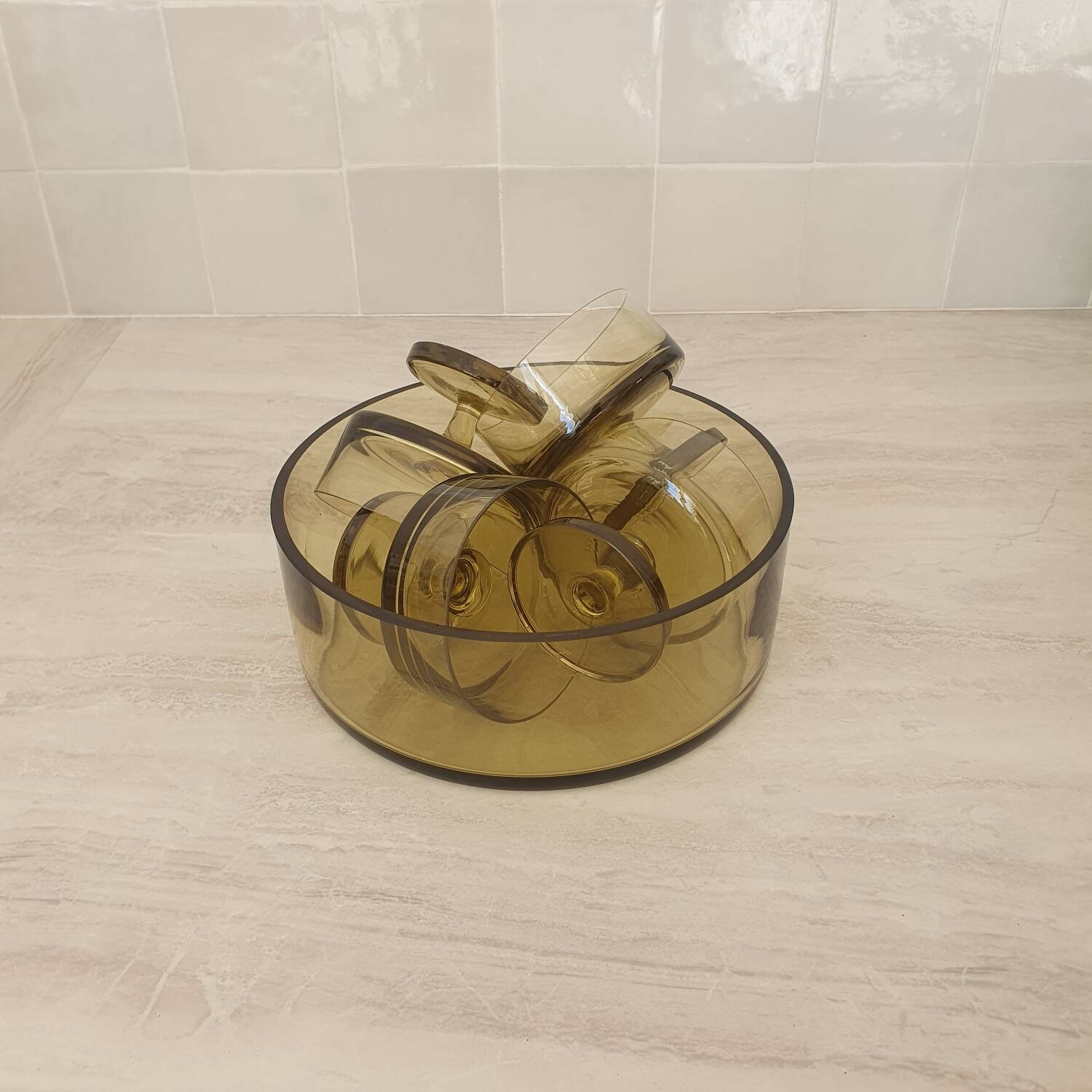Salad bowl and its 4 fruit bowls in green glass