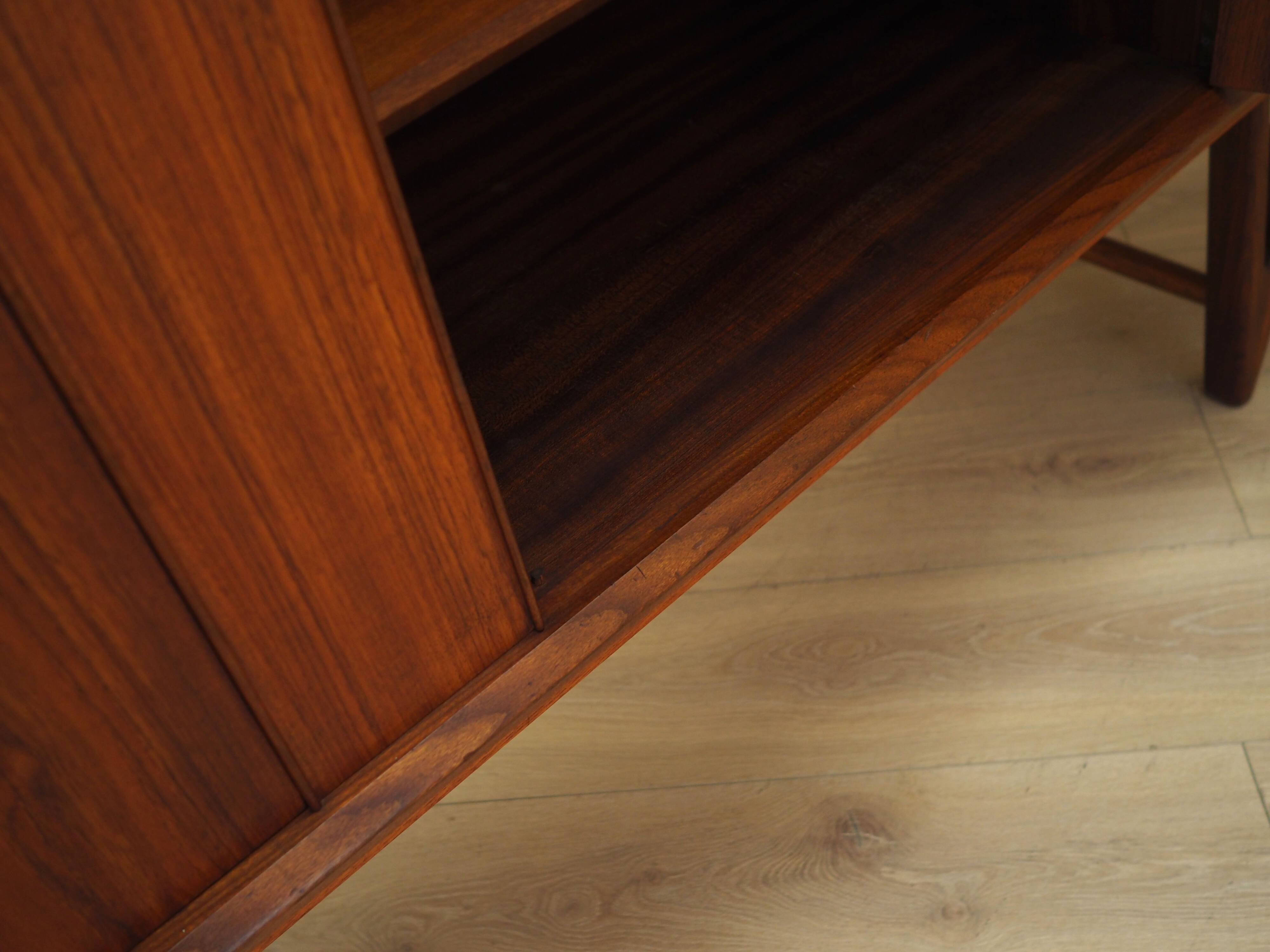 Buffet haut en teck, design danois, années 1960, designer : Kurt Østervig