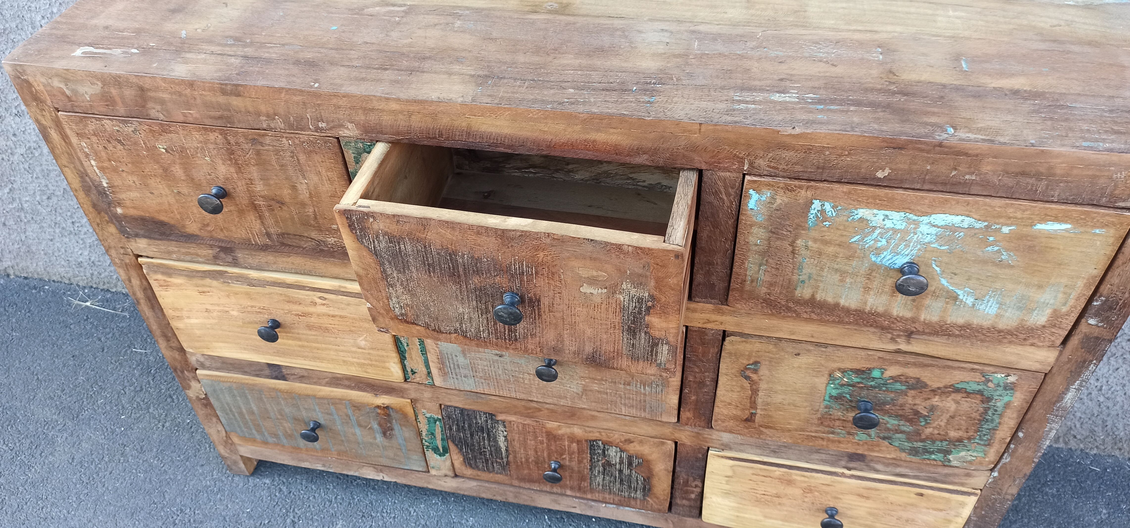Commode en bois 9 tiroirs
