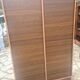 Armoire avec portes vitrées