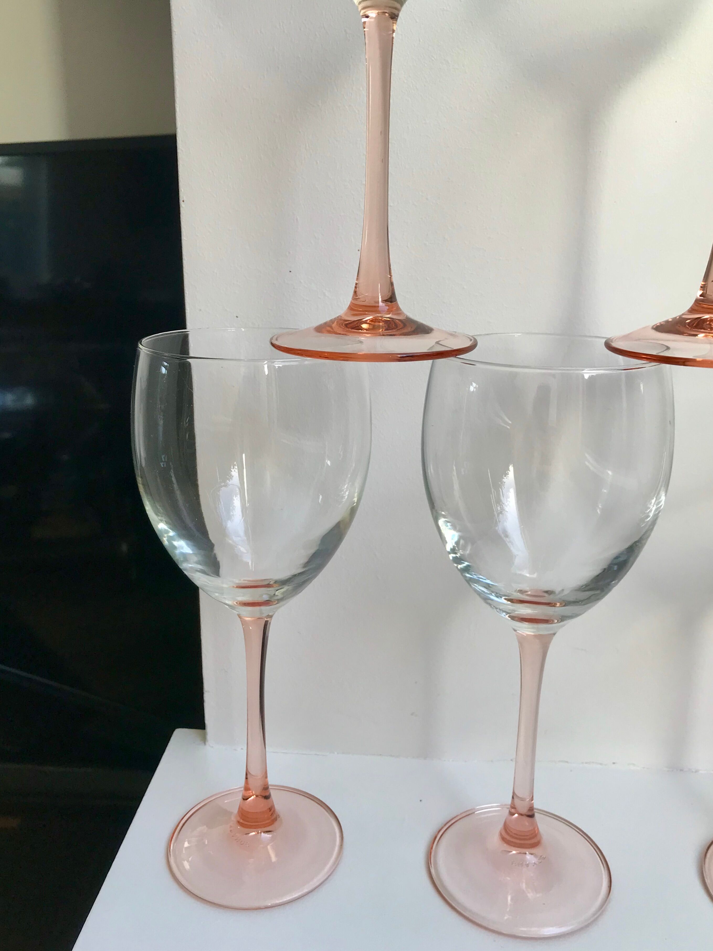 Set of 6 large pink-stemmed wine glasses Made in France 1970s