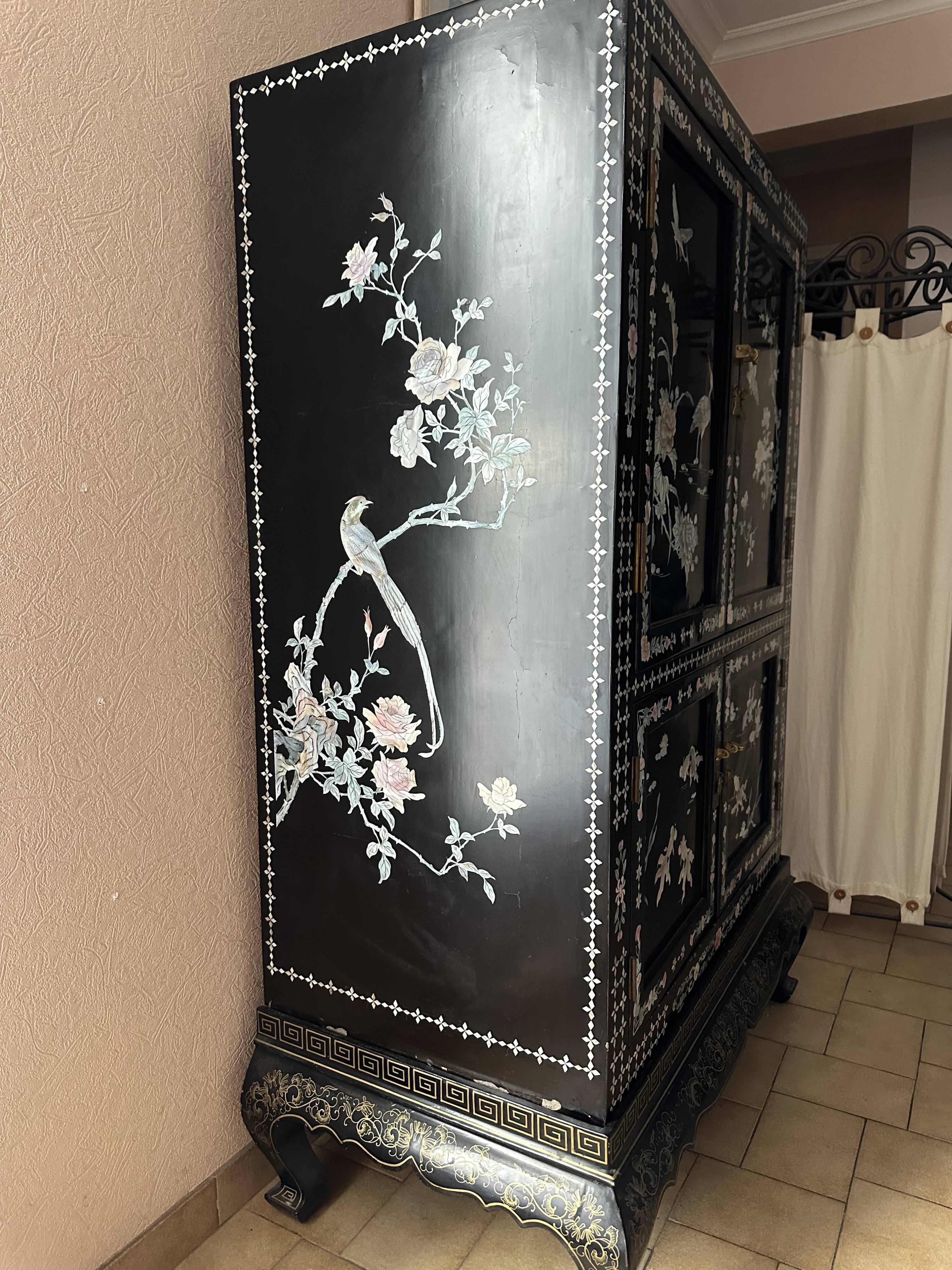 Chinese wedding cabinet – Art furniture, Paris