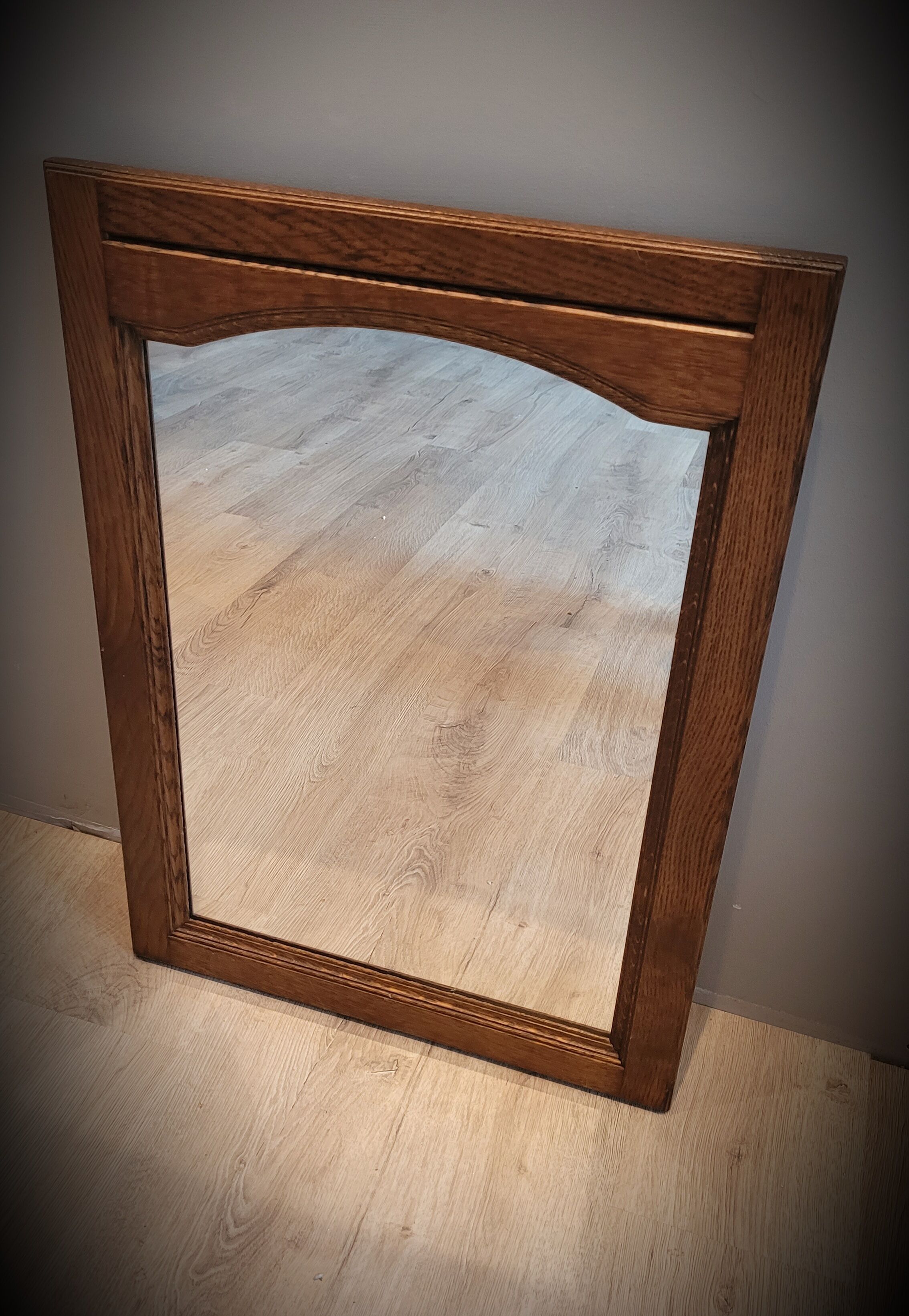 Miroir bois moustache