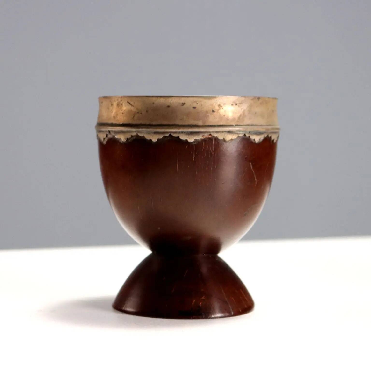 Tasses anciennes en noix de coco et argent, Europe du Nord, XIXe siècle
