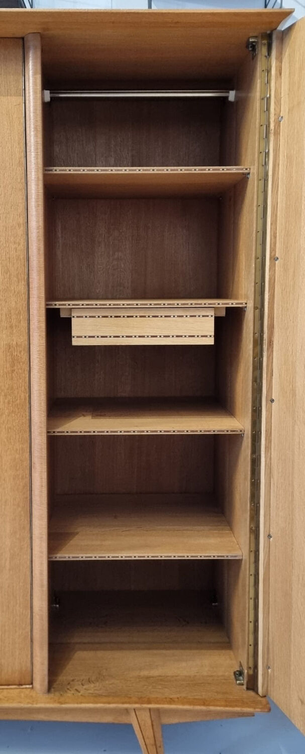 Armoire du milieu du siècle