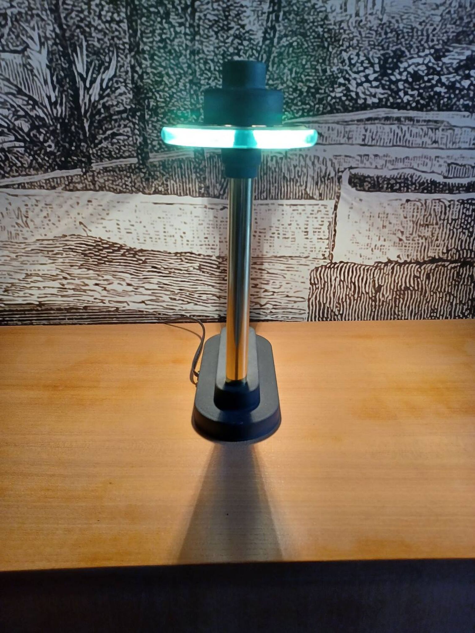 Lampe de bureau attribuée  à Robert Sonneman