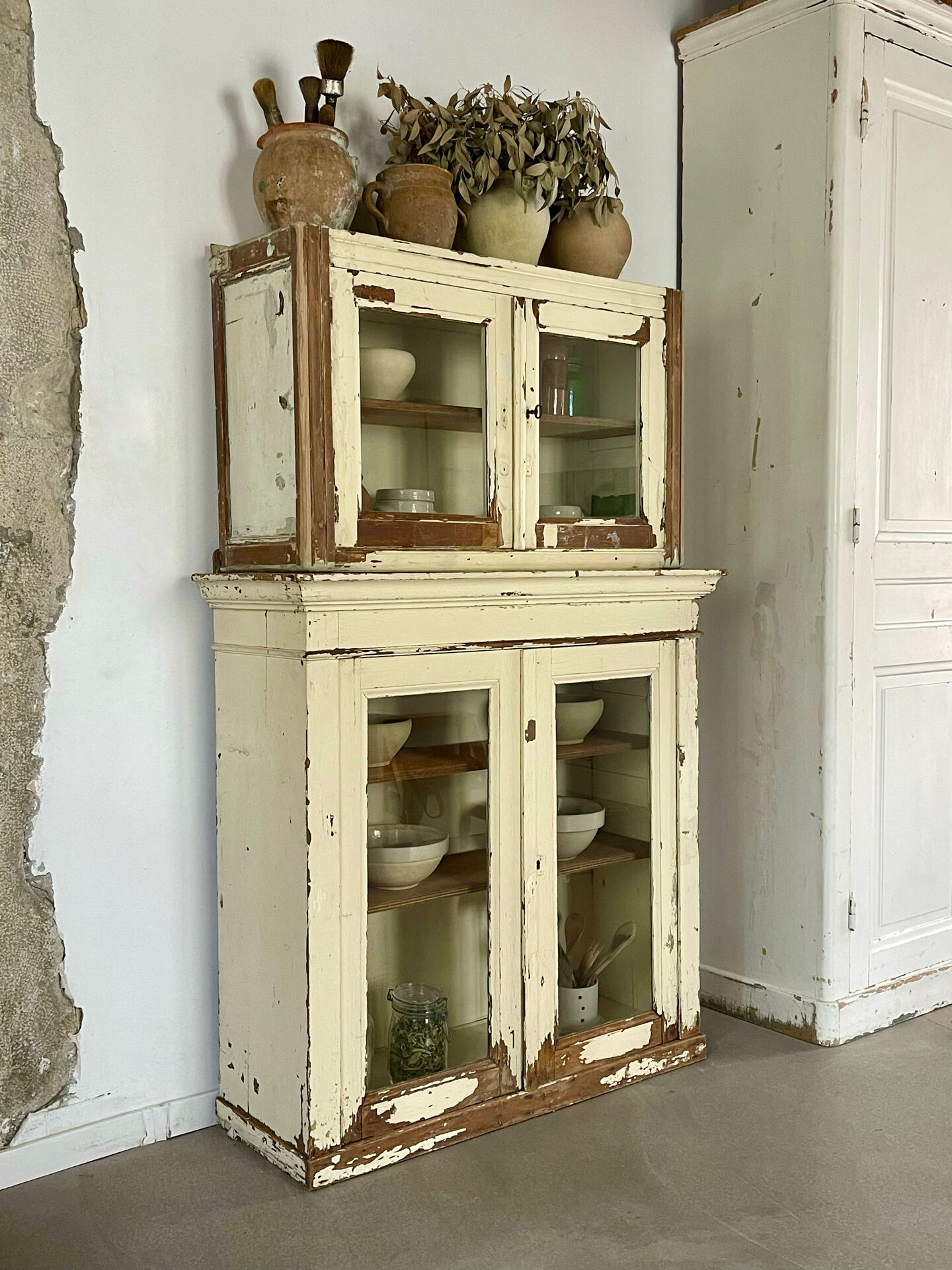 Glass display cabinet
