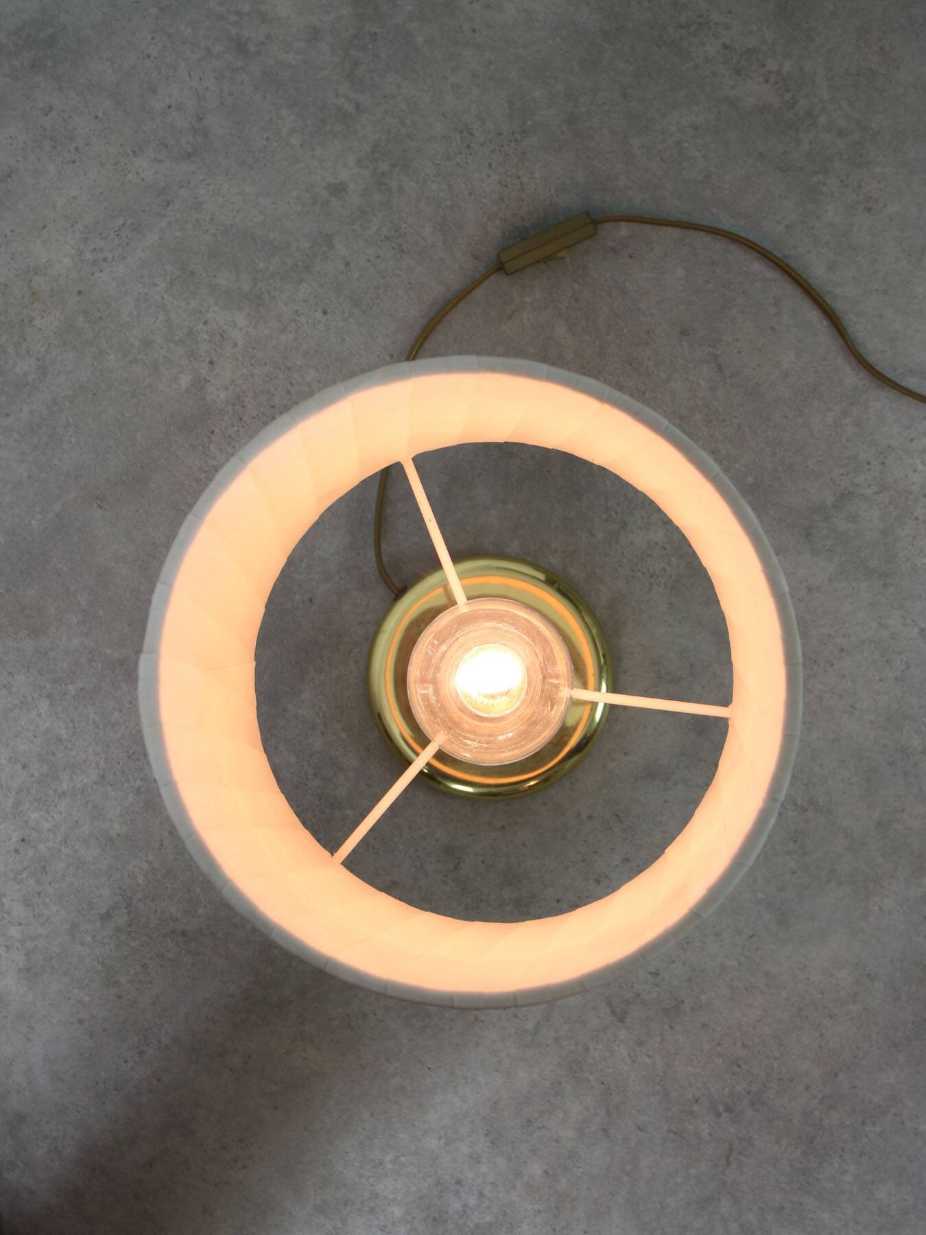 Lampe de table vintage en laiton italien