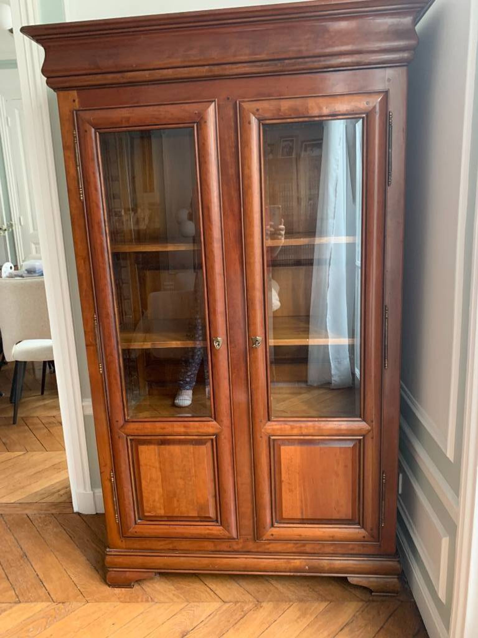 Display cabinet bookshelf