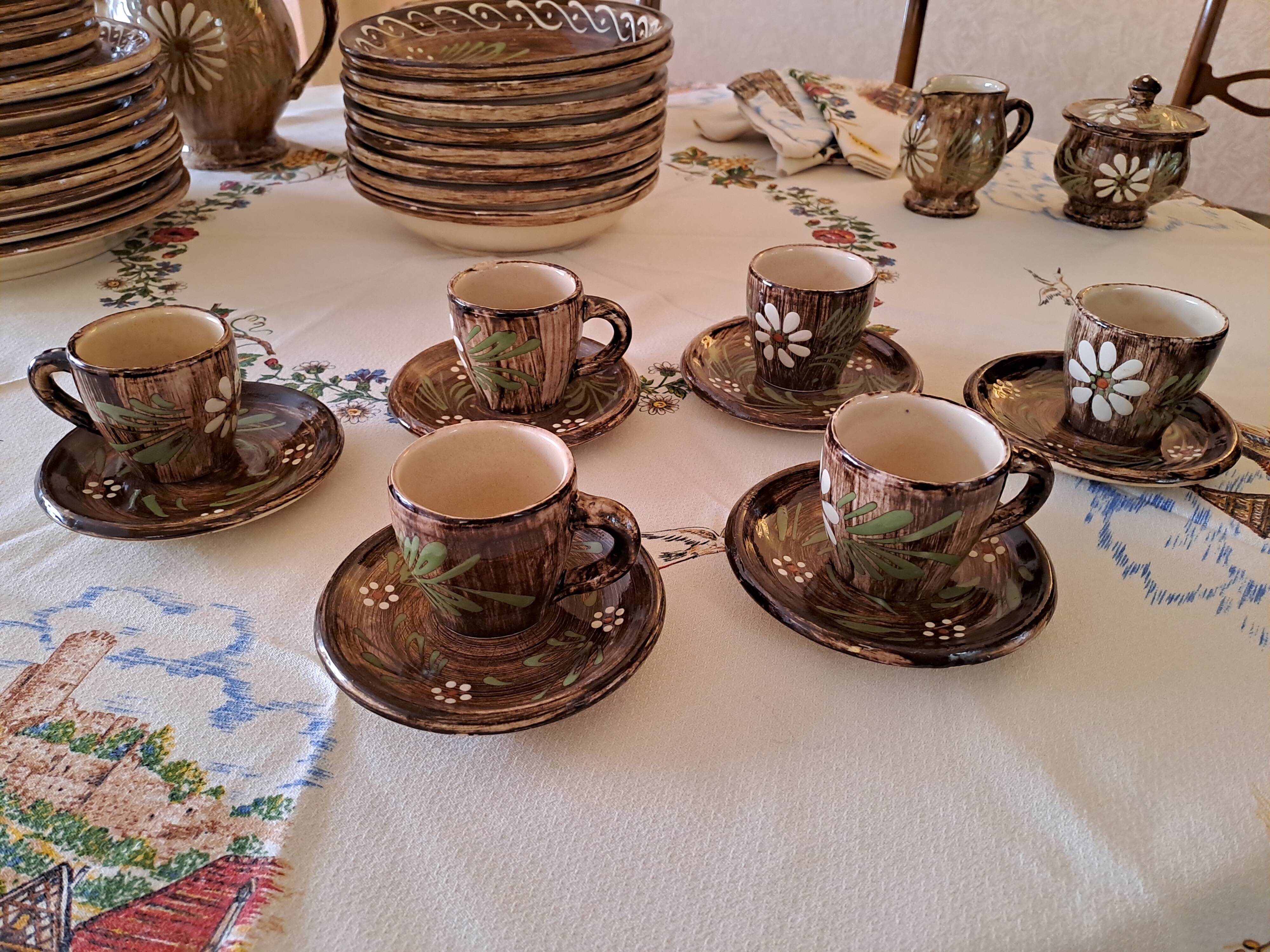 SERVICE DE TABLE "ALSACIEN" FAIT MAIN