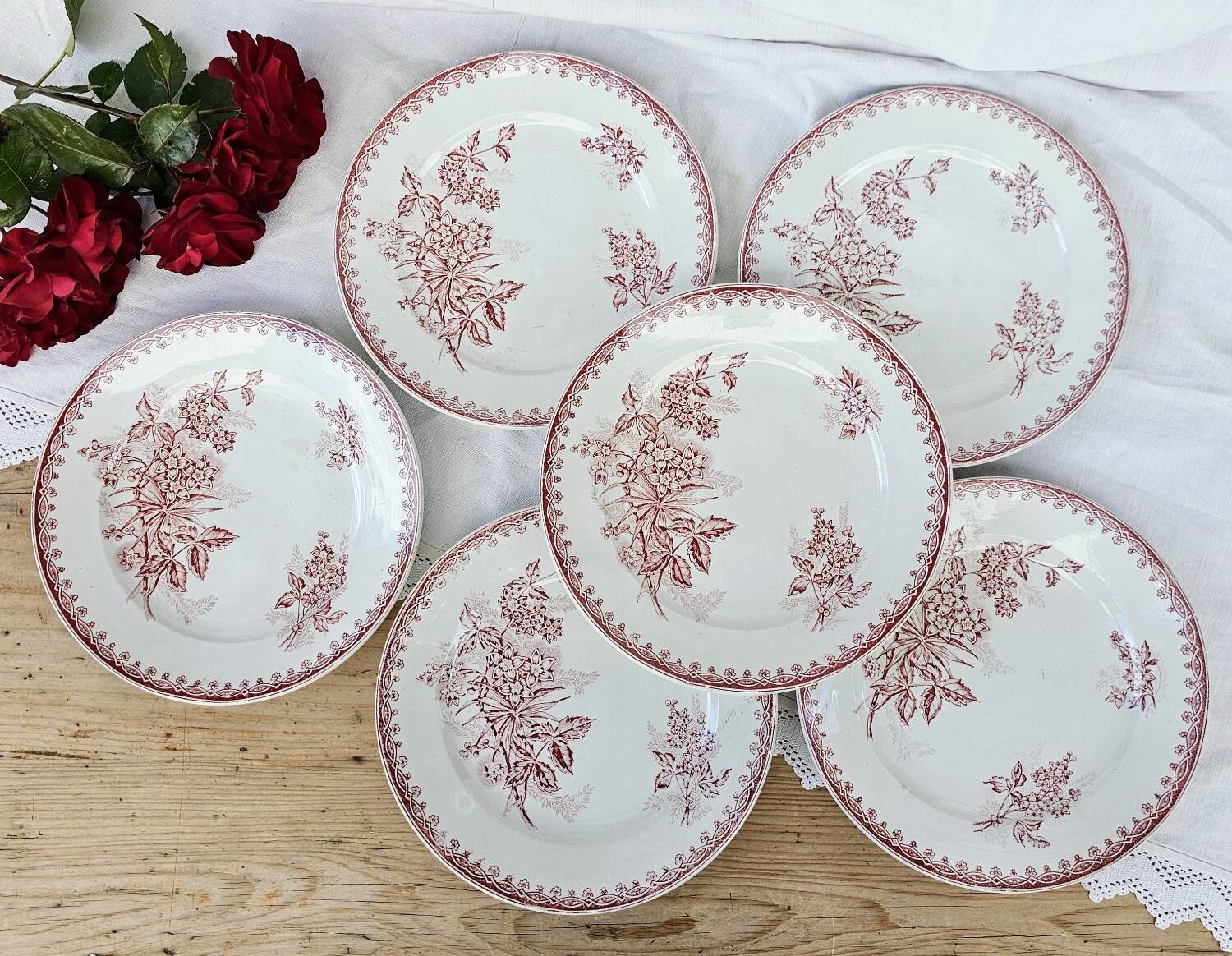 “Margot” flat plates Terre de Fer