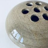 Vase stings flowers lens shape